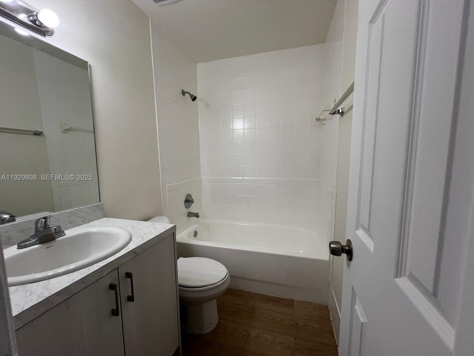 PALM SPRINGS VILLAS - Residential Lease