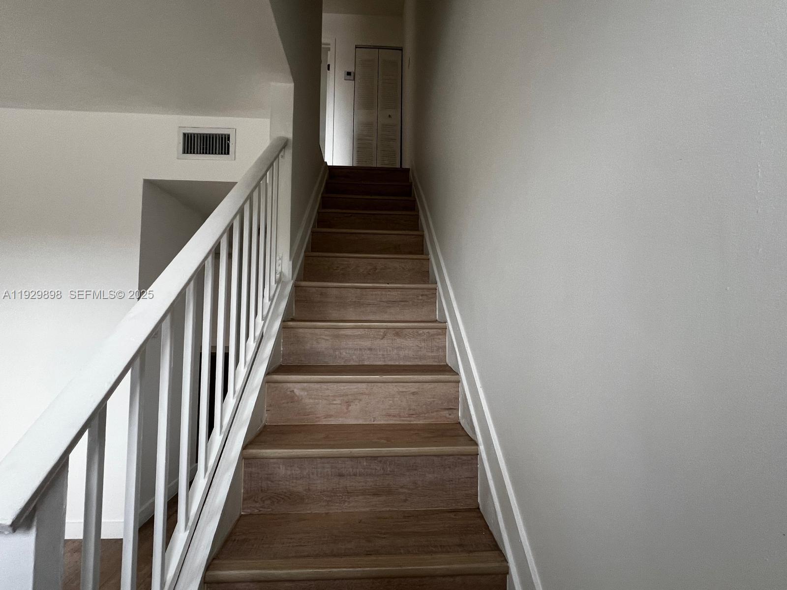 PALM SPRINGS VILLAS - Residential Lease