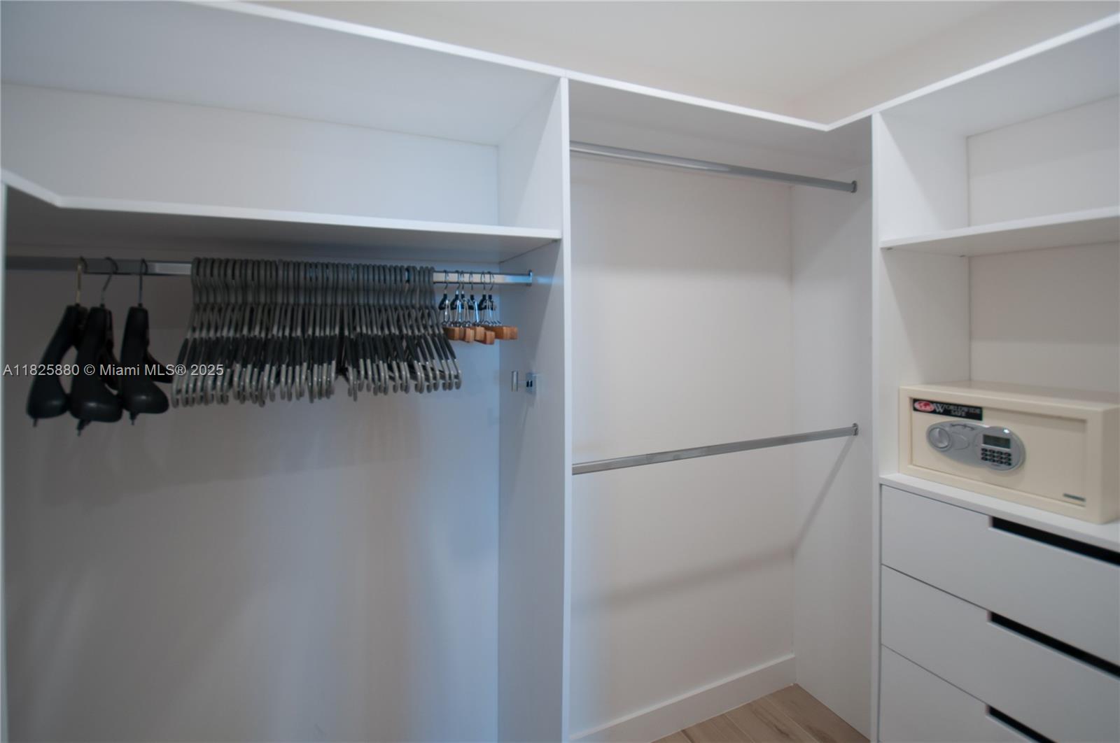 TOWERS OF KEY BISCAYNE CO - Residential Lease