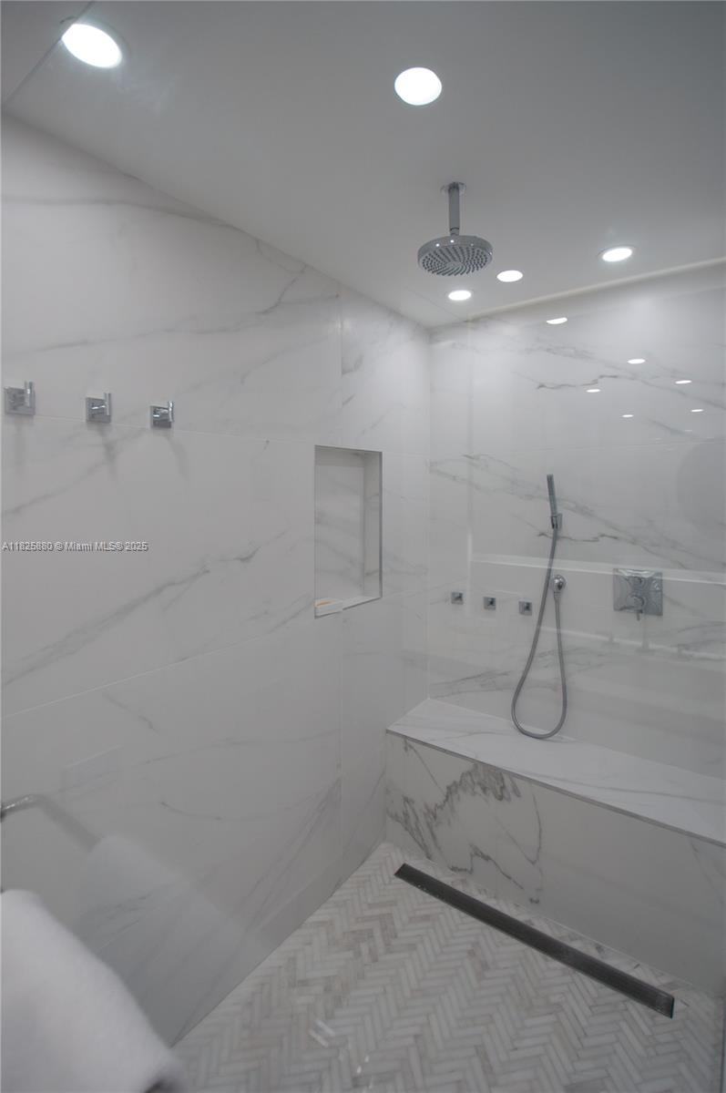 TOWERS OF KEY BISCAYNE CO - Residential Lease