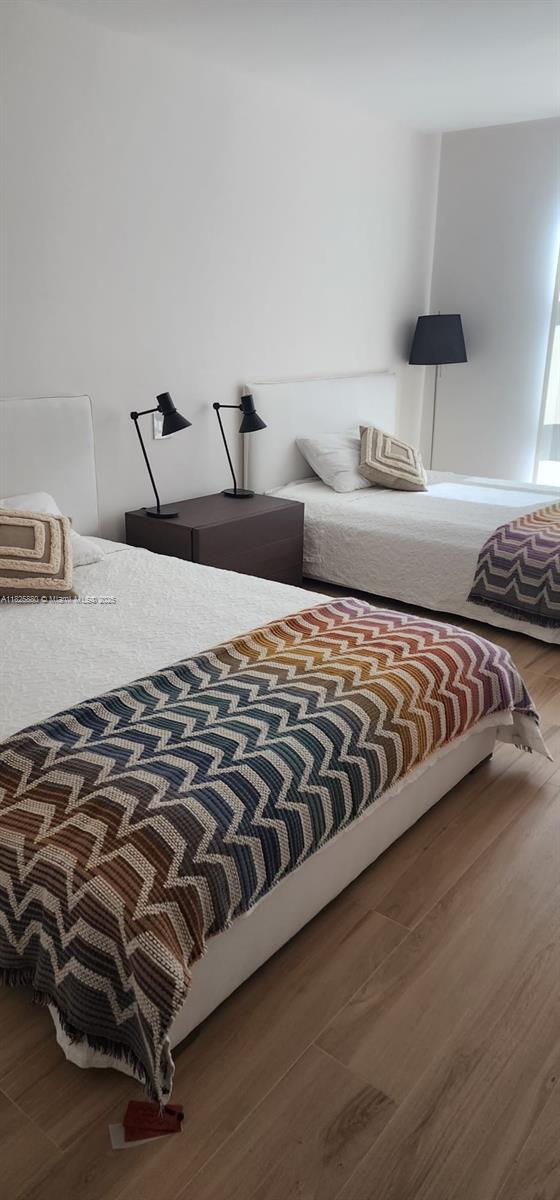 TOWERS OF KEY BISCAYNE CO - Residential Lease