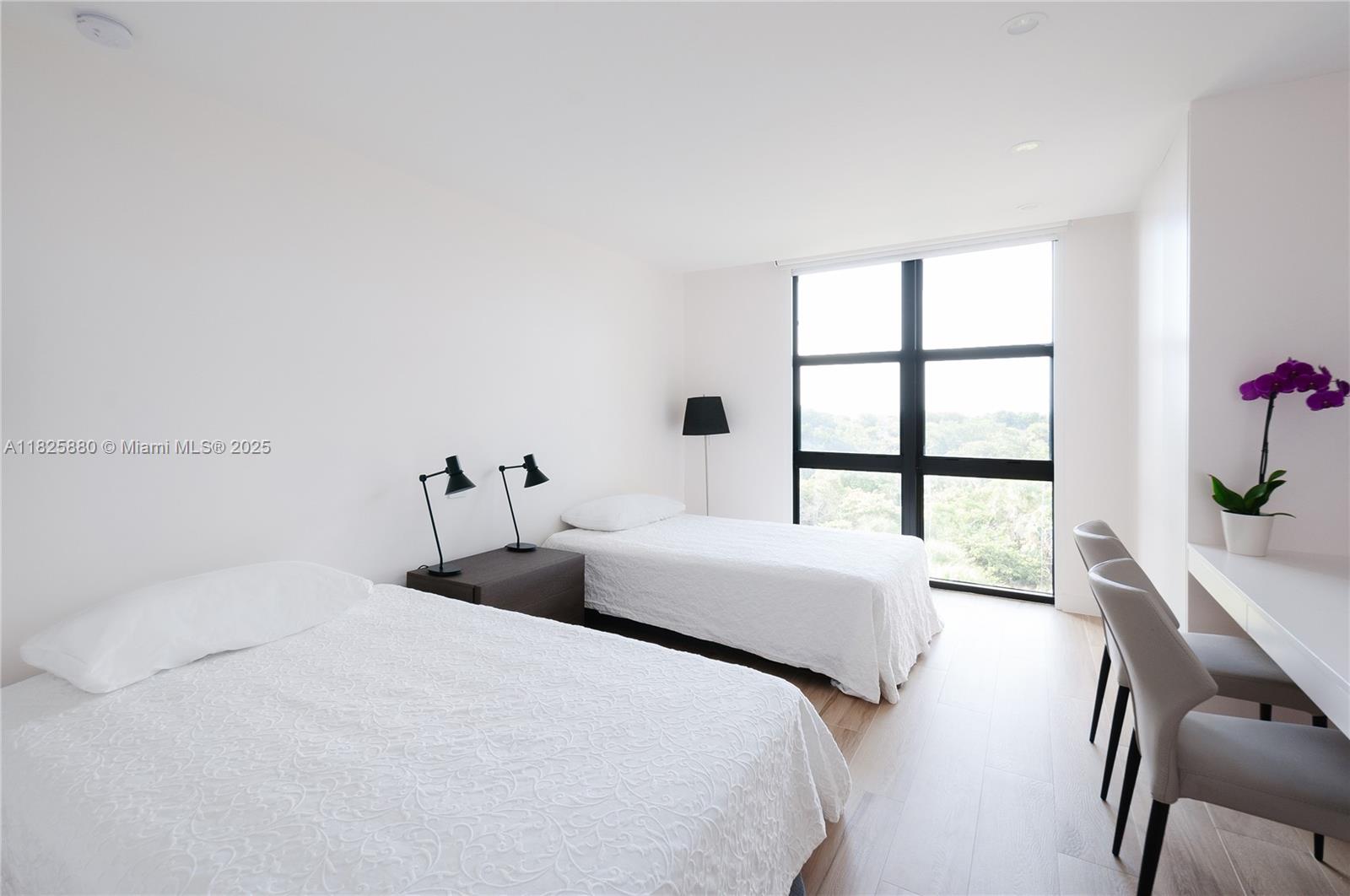 TOWERS OF KEY BISCAYNE CO - Residential Lease