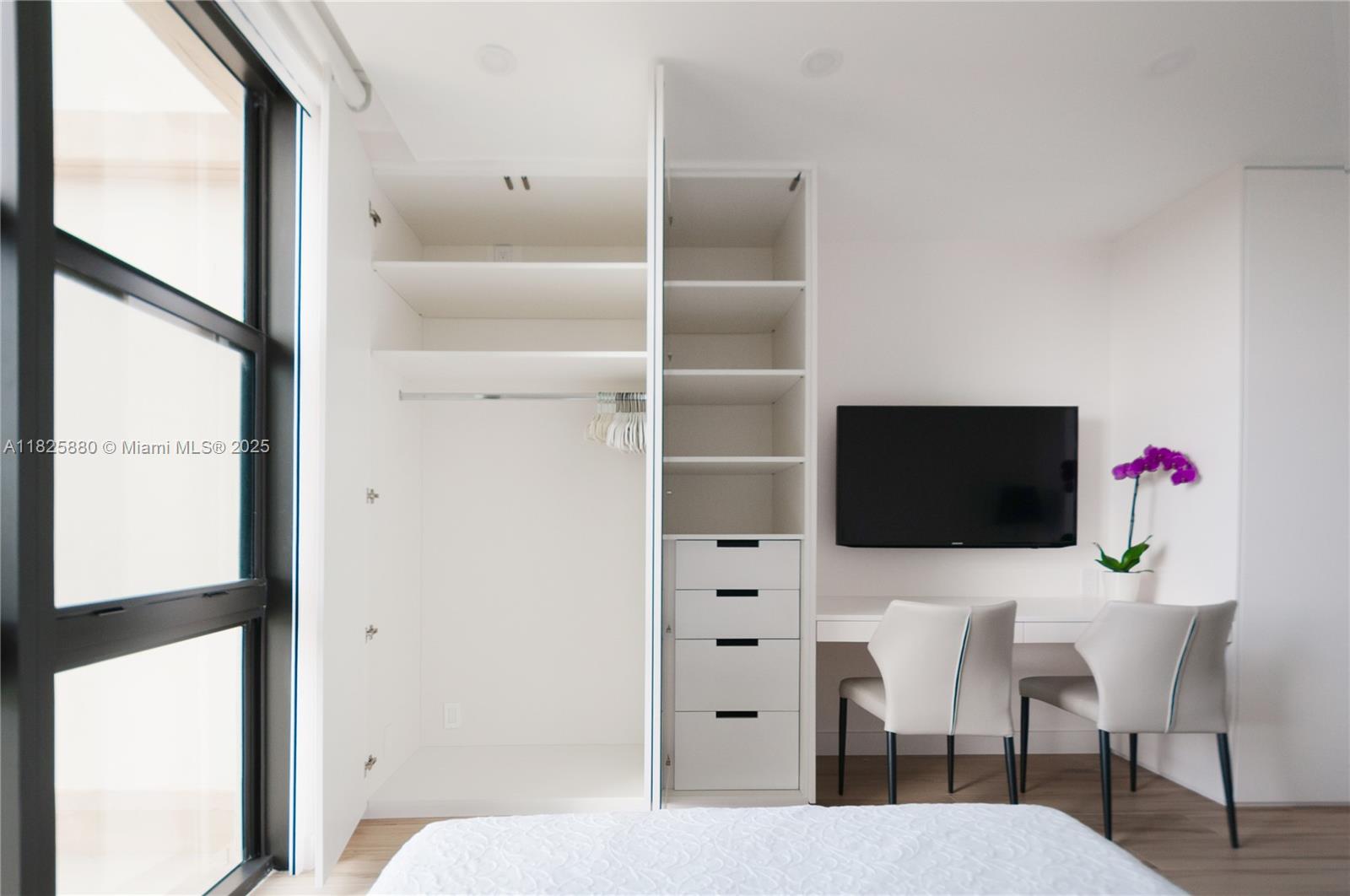 TOWERS OF KEY BISCAYNE CO - Residential Lease