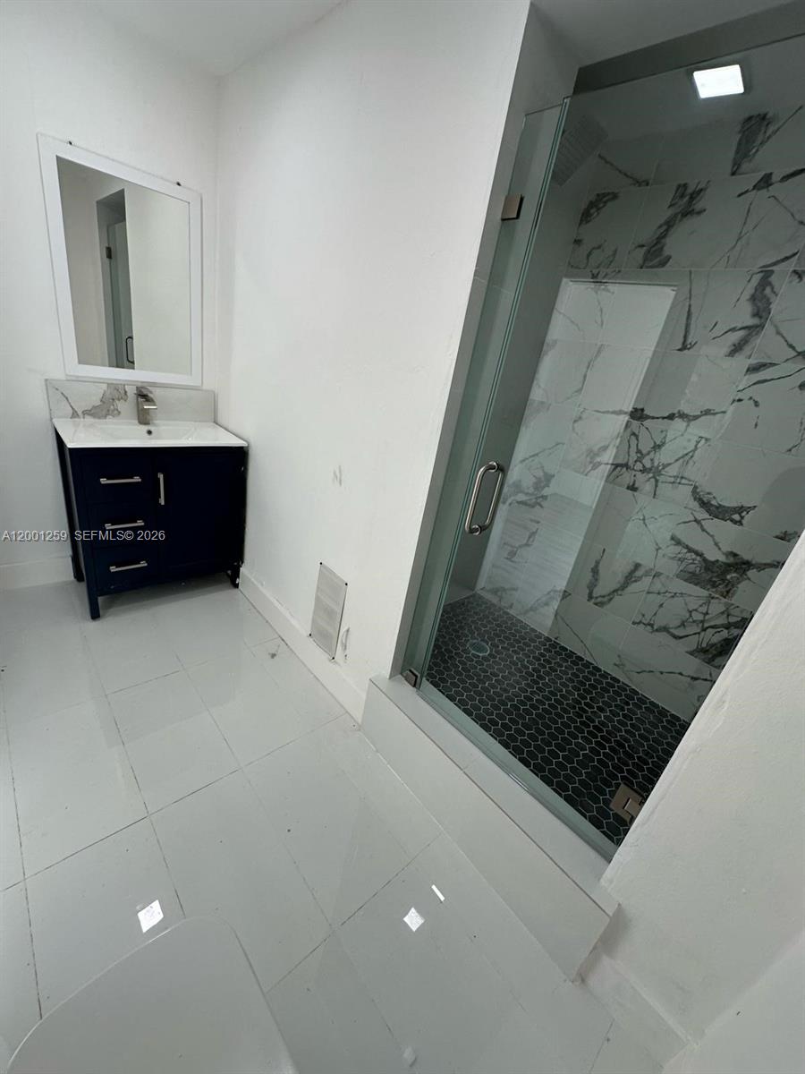 CRAVERO CLOVERLEAF ESTATE - Residential