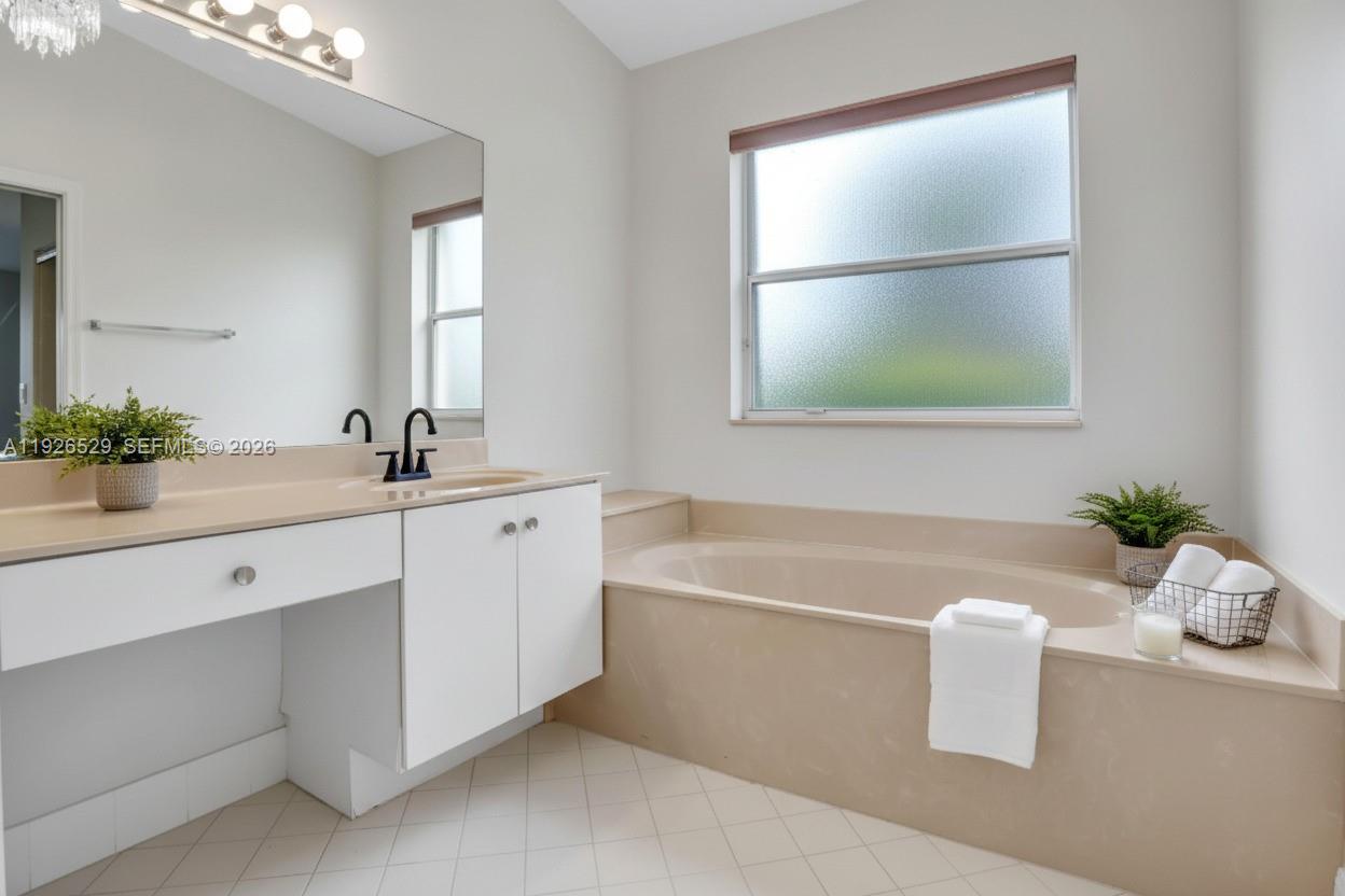 BOCA WINDS PAR E - Residential