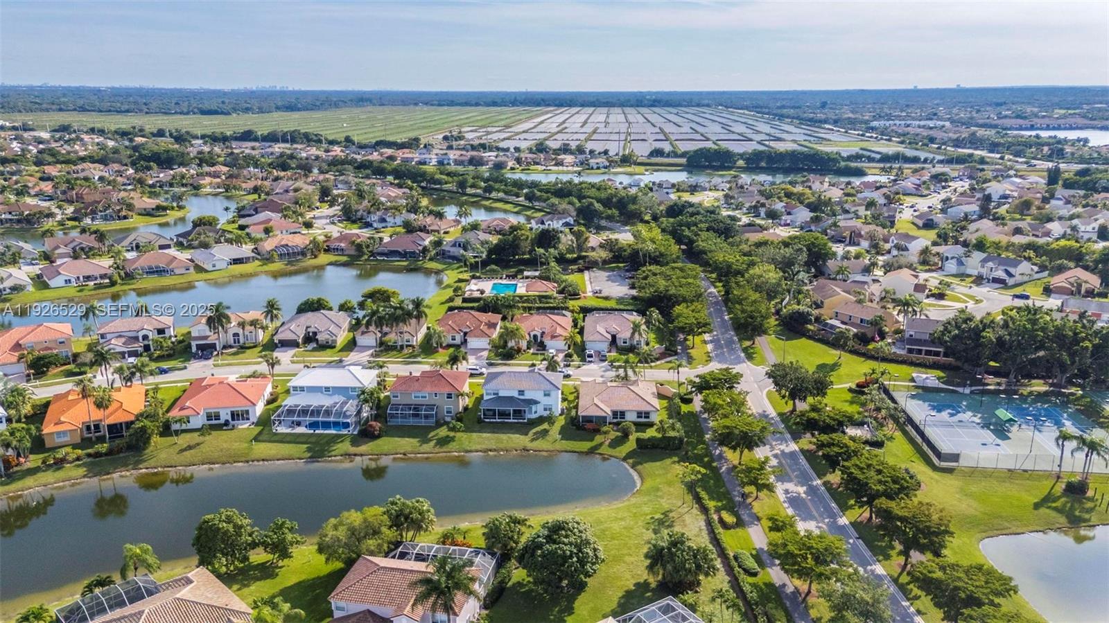 BOCA WINDS PAR E - Residential