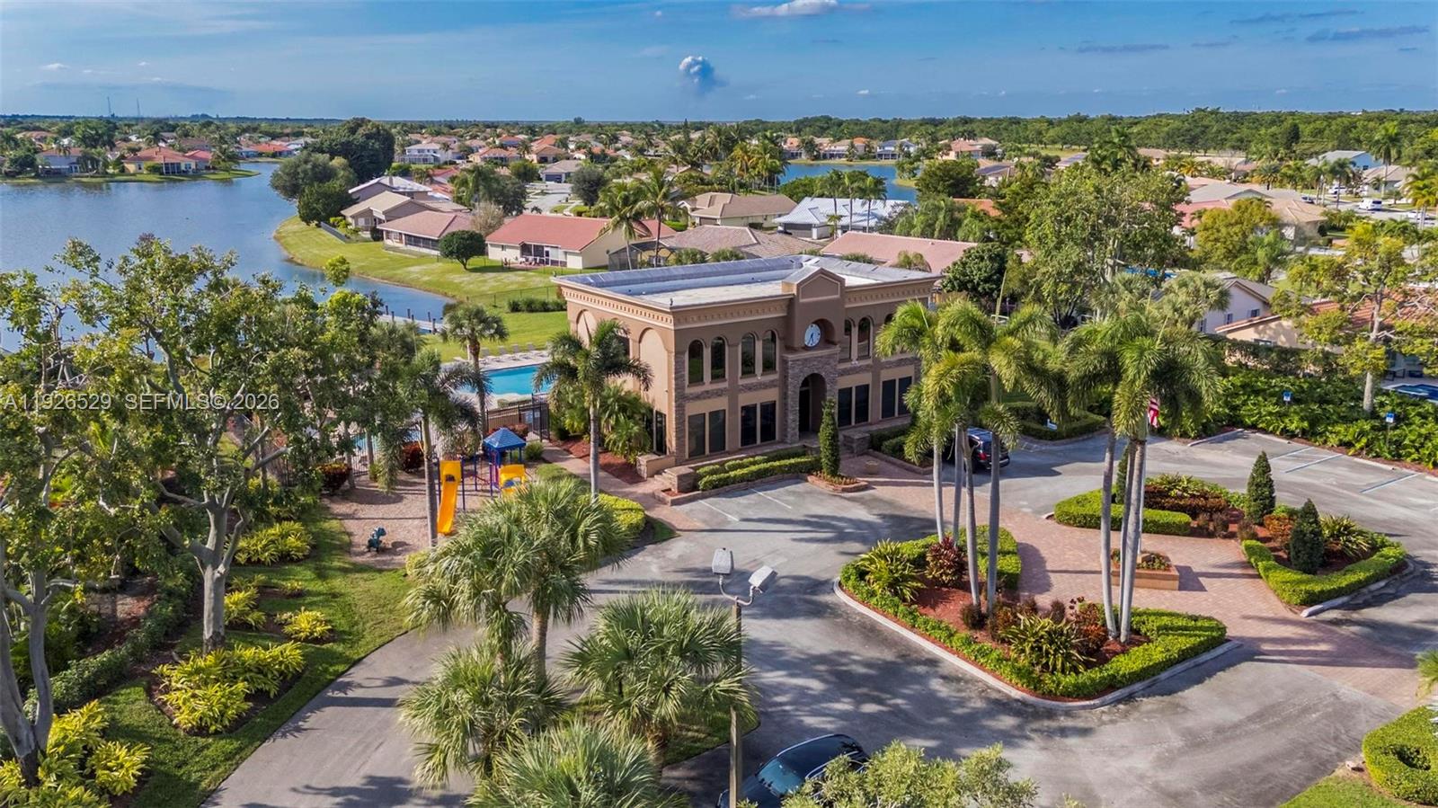 BOCA WINDS PAR E - Residential