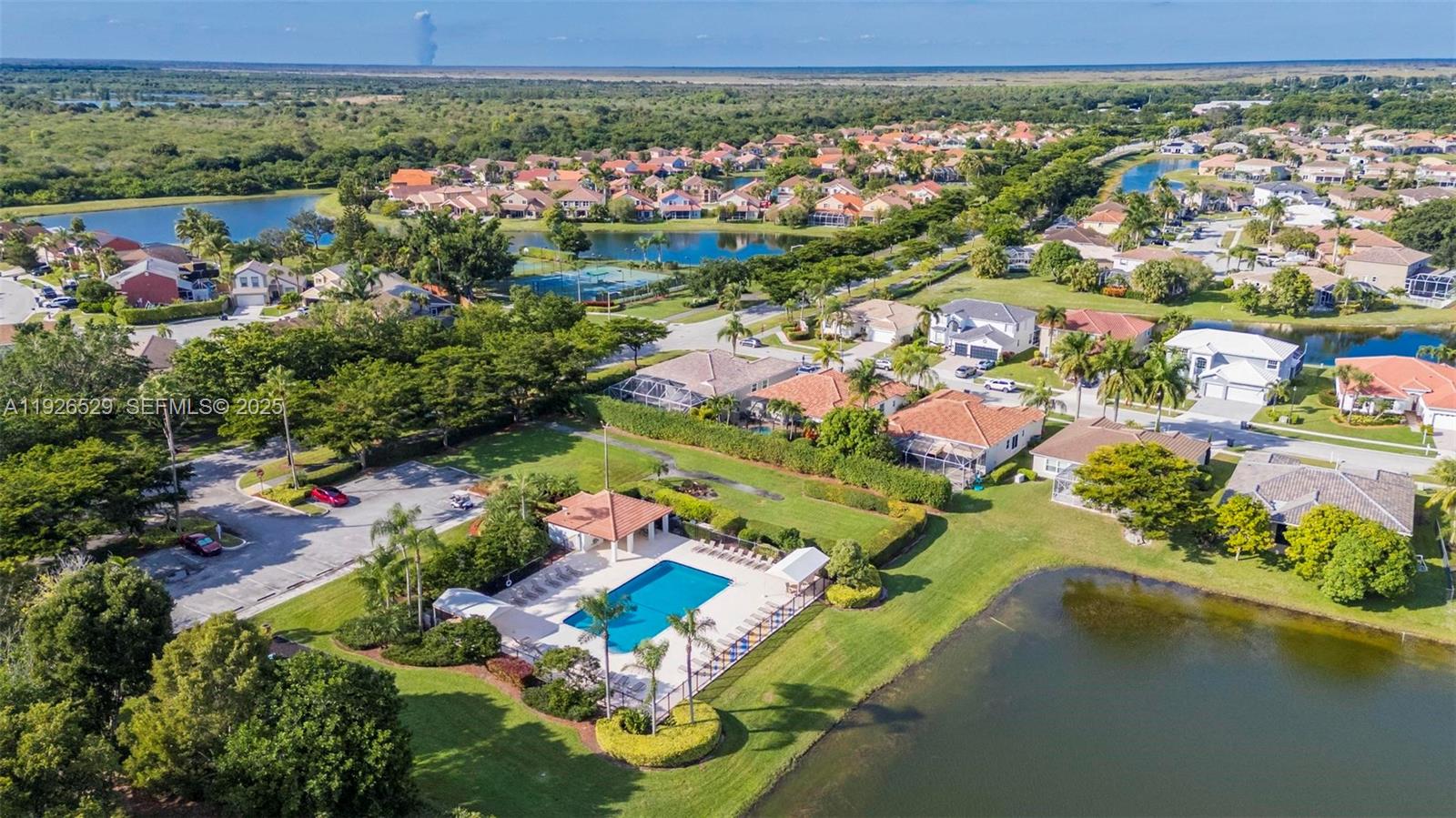 BOCA WINDS PAR E - Residential