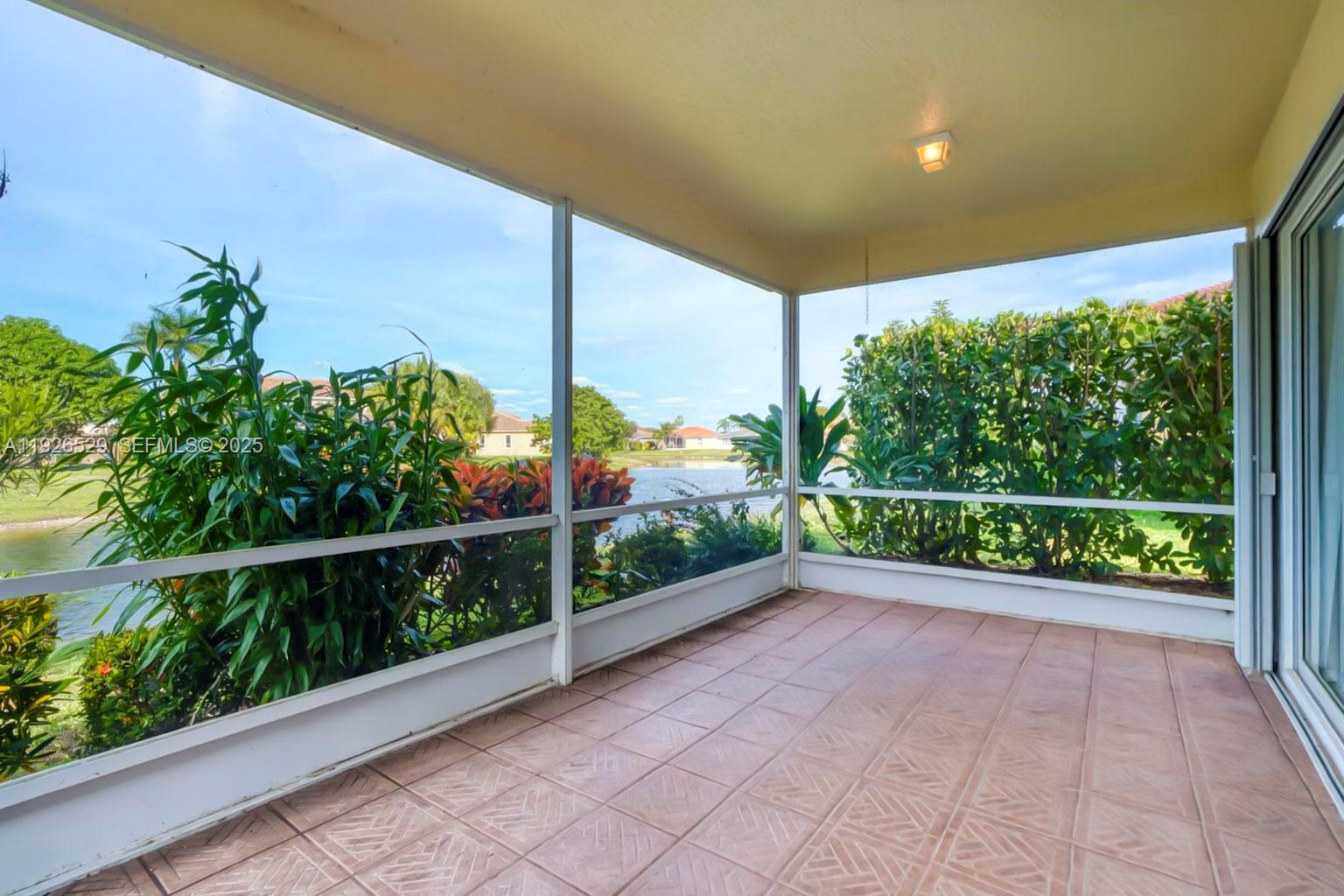 BOCA WINDS PAR E - Residential