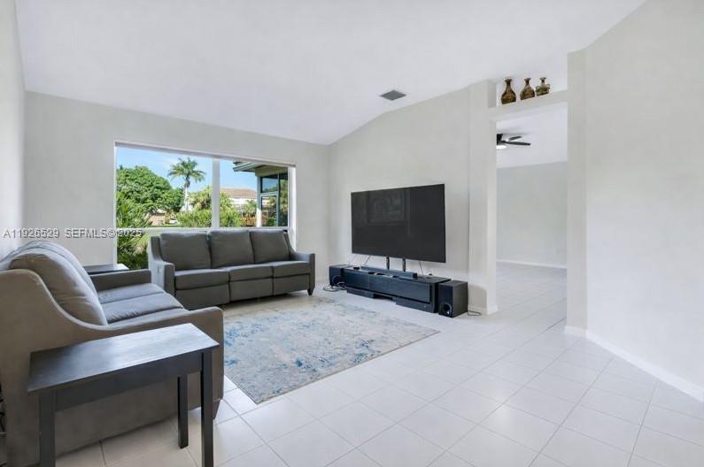 BOCA WINDS PAR E - Residential