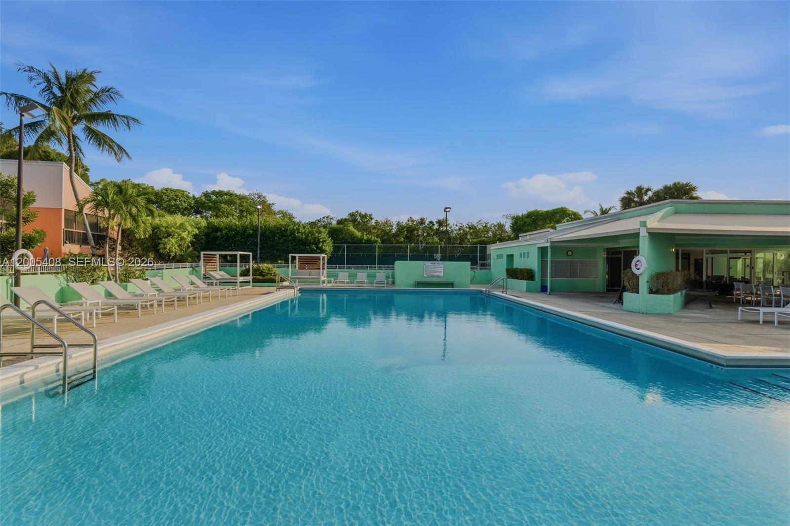 LANDINGS OF LARGO II - Residential