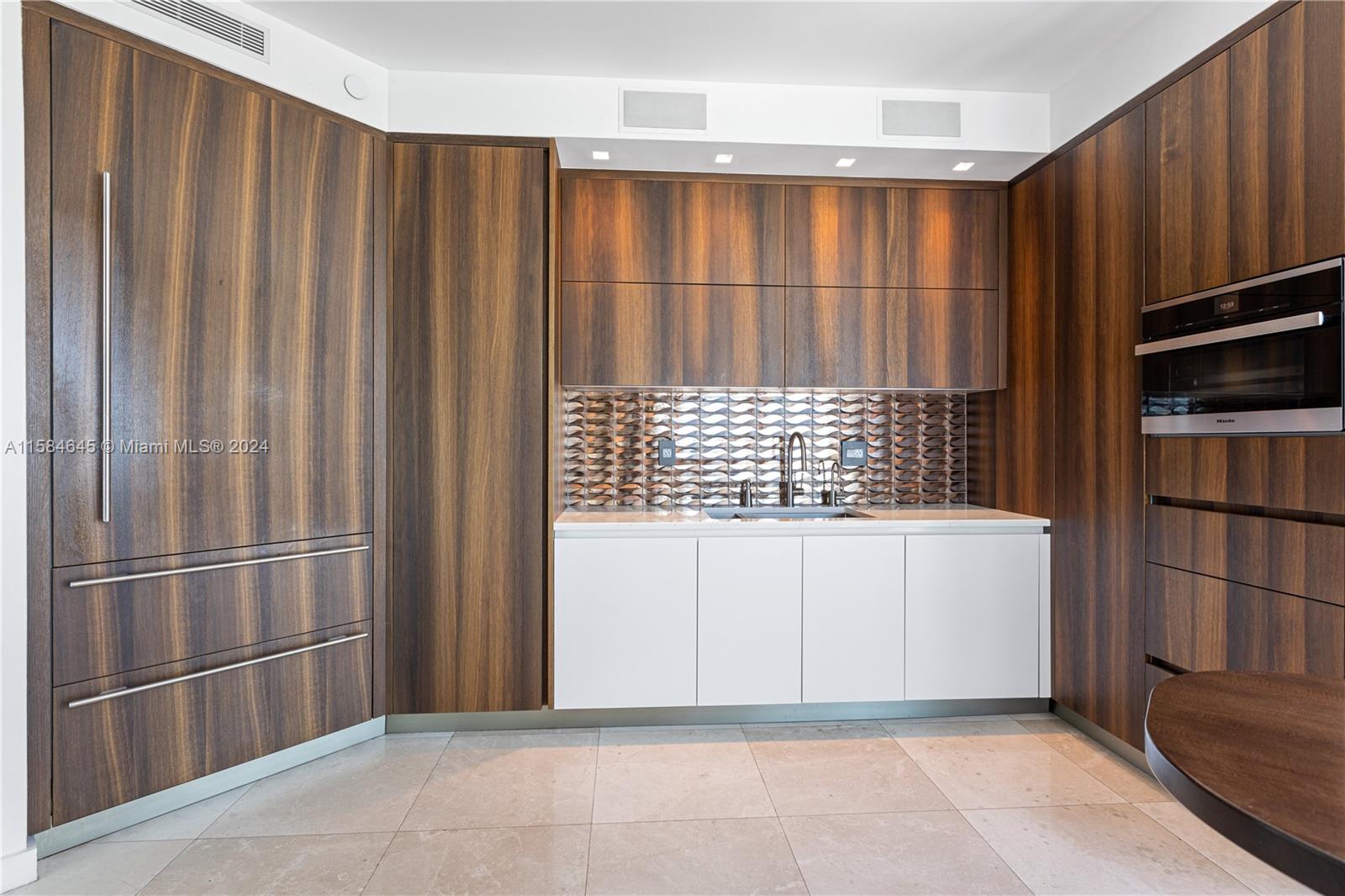 PORTOFINO TOWER CONDO - Residential