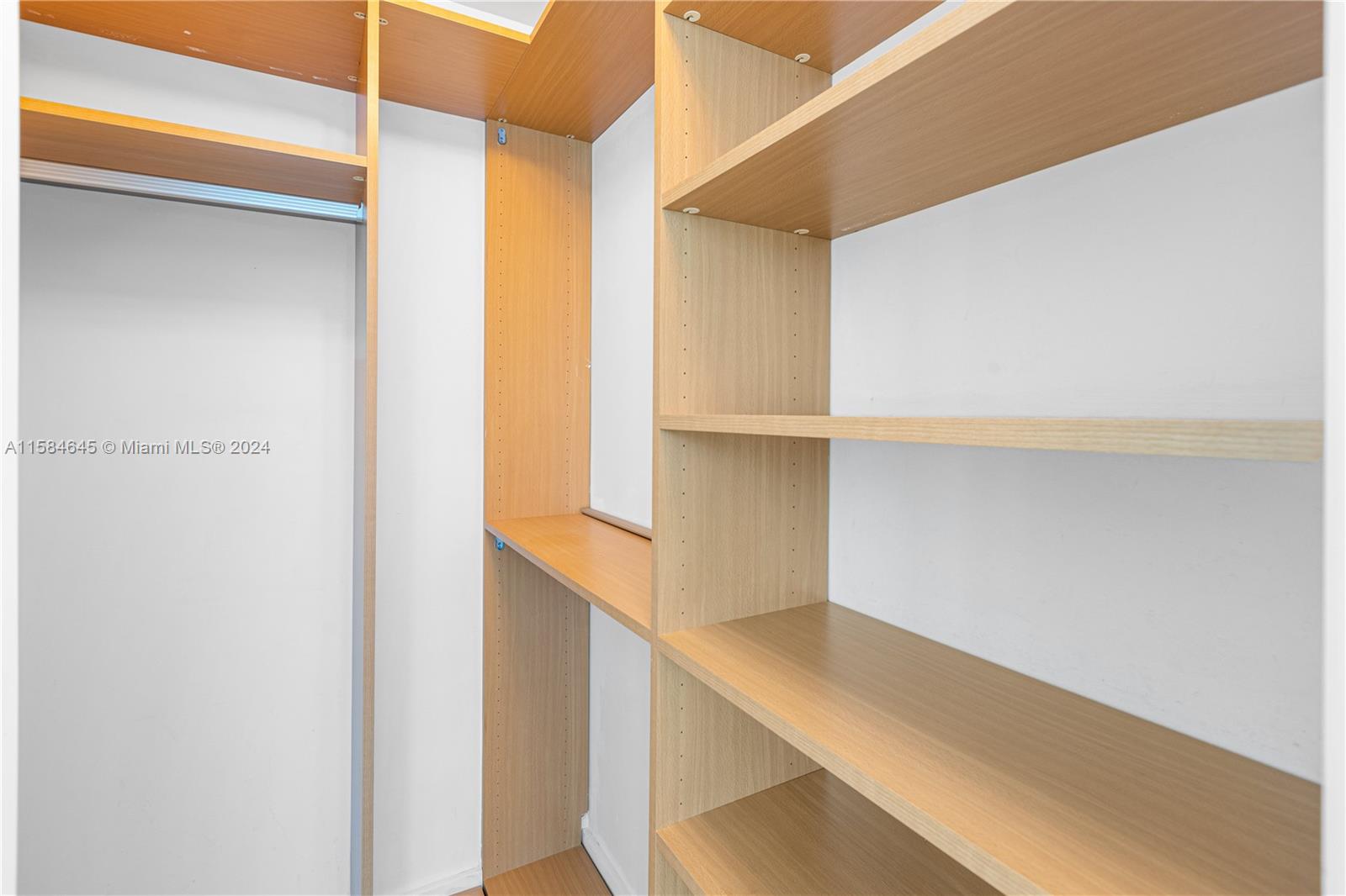 PORTOFINO TOWER CONDO - Residential