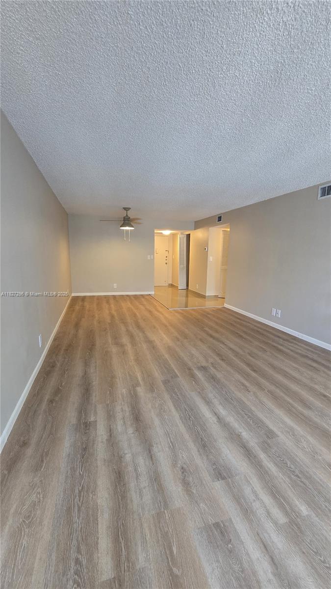 1000 Parkview Dr 218