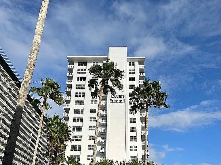4010 Galt Ocean Dr 207