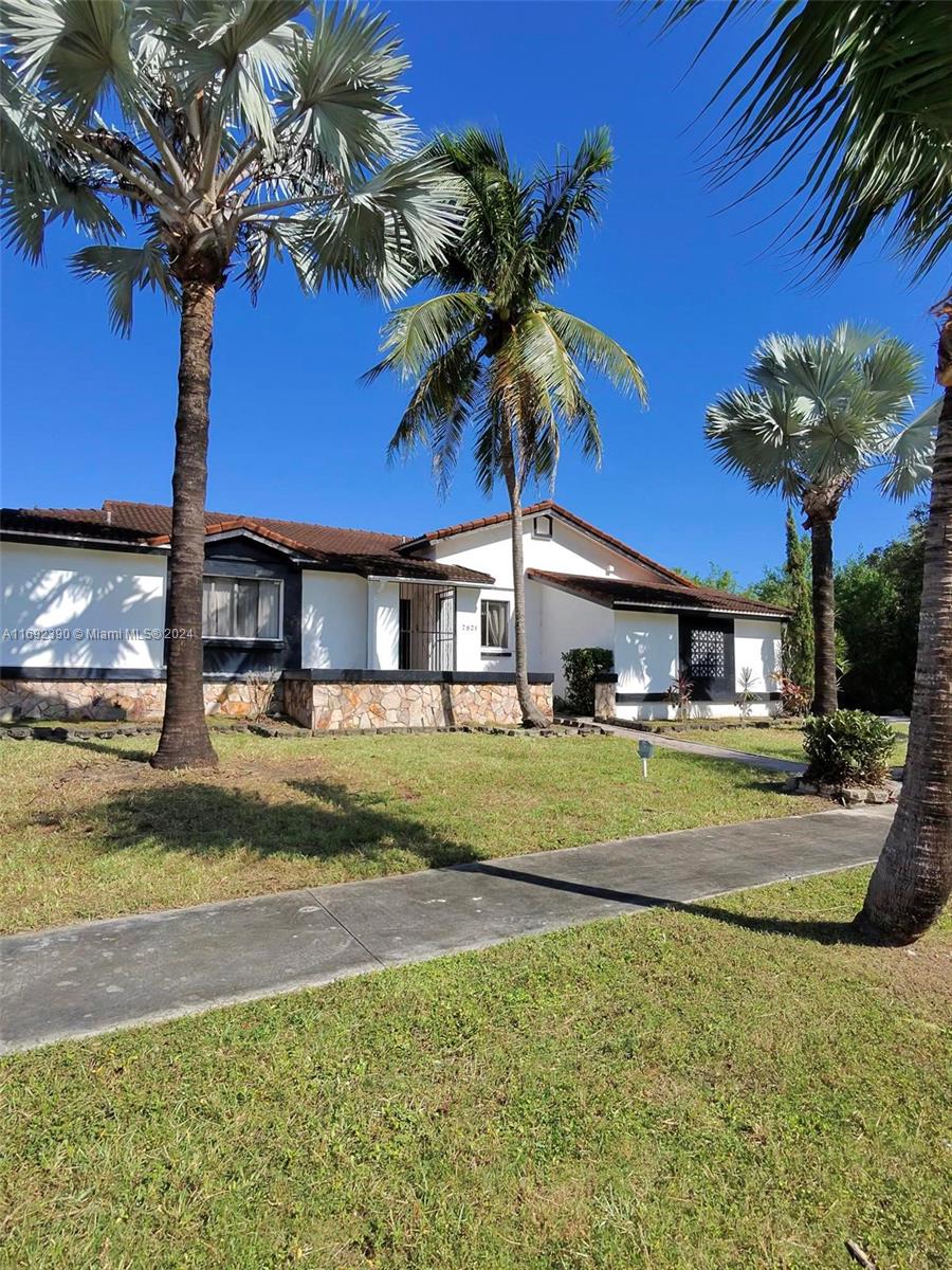 7821 SW 197th Ter