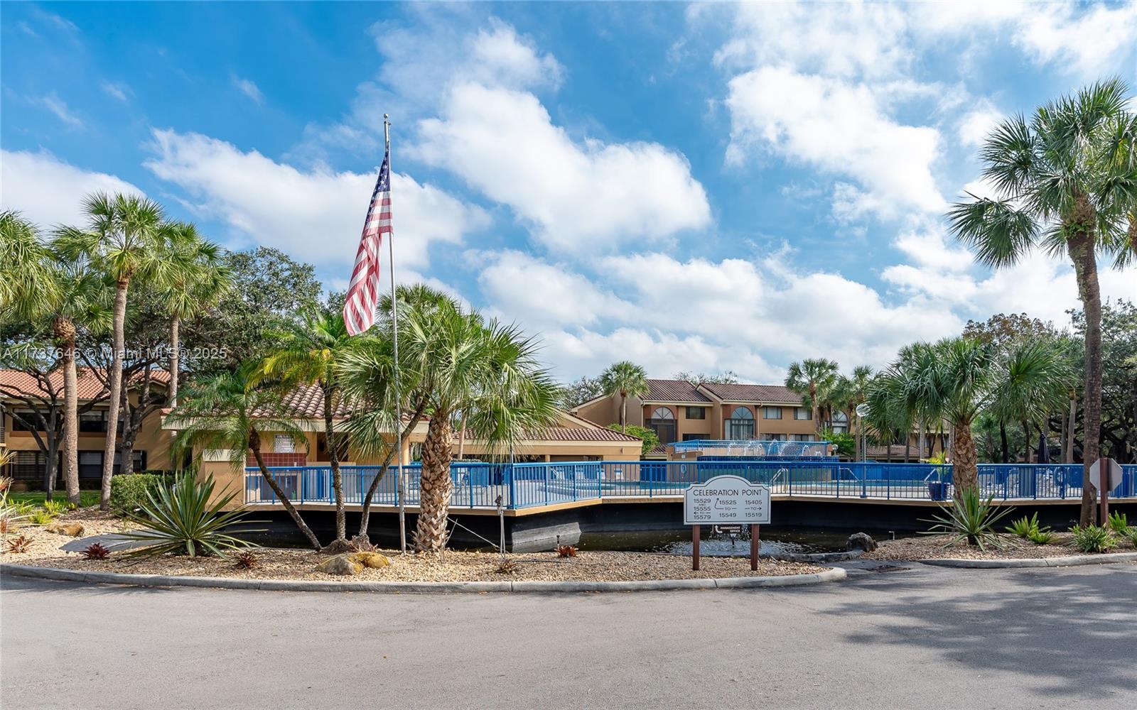 15579 N Miami Lakeway N 208