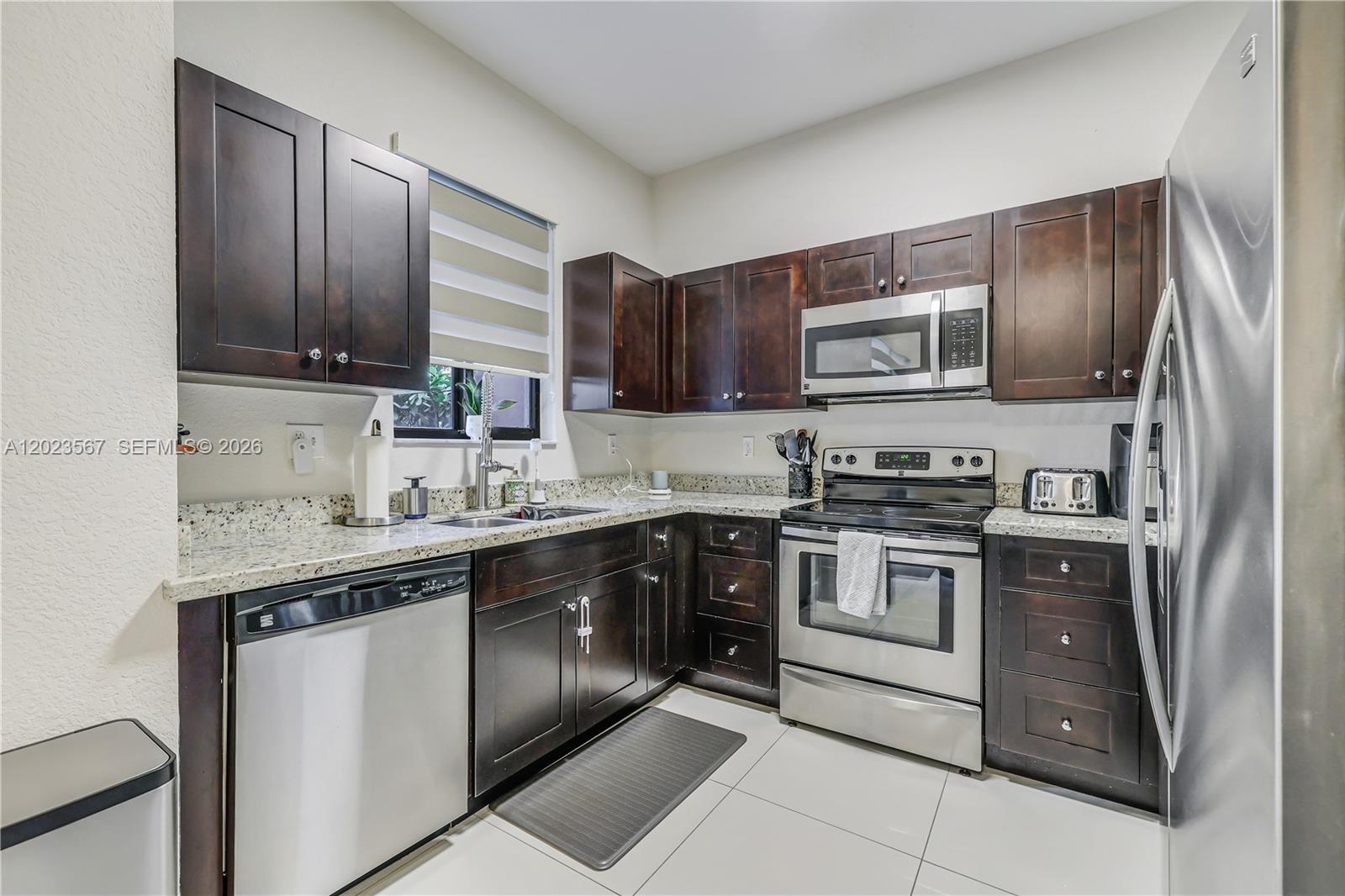 HIDDEN LAKE TOWNHOMES - Residential