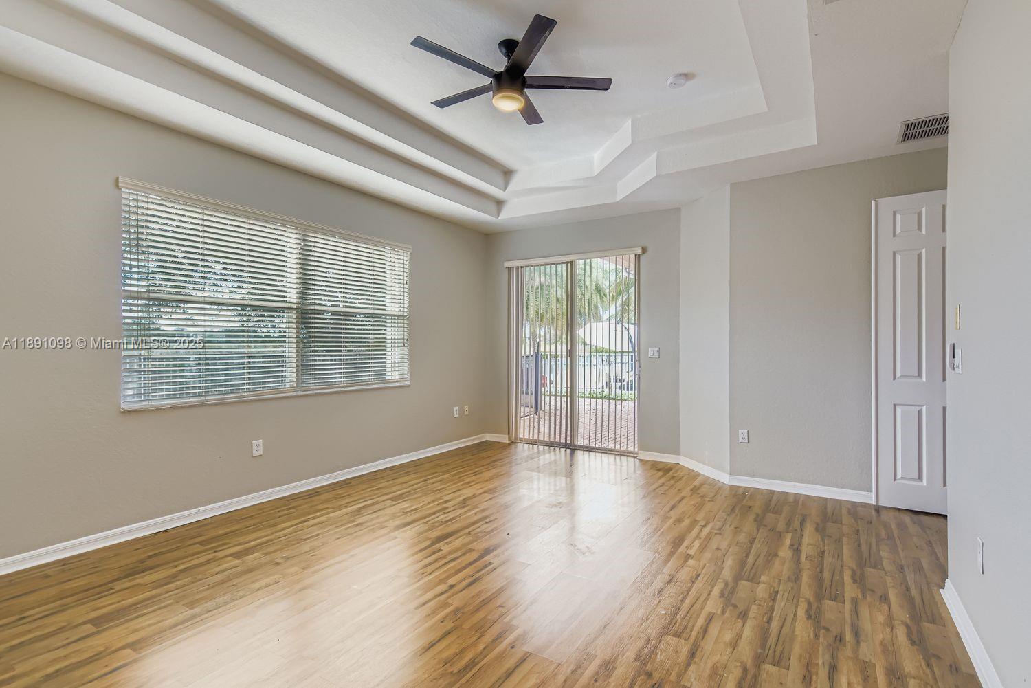 RESERVE AT HUNTINGTON 174 - Residential