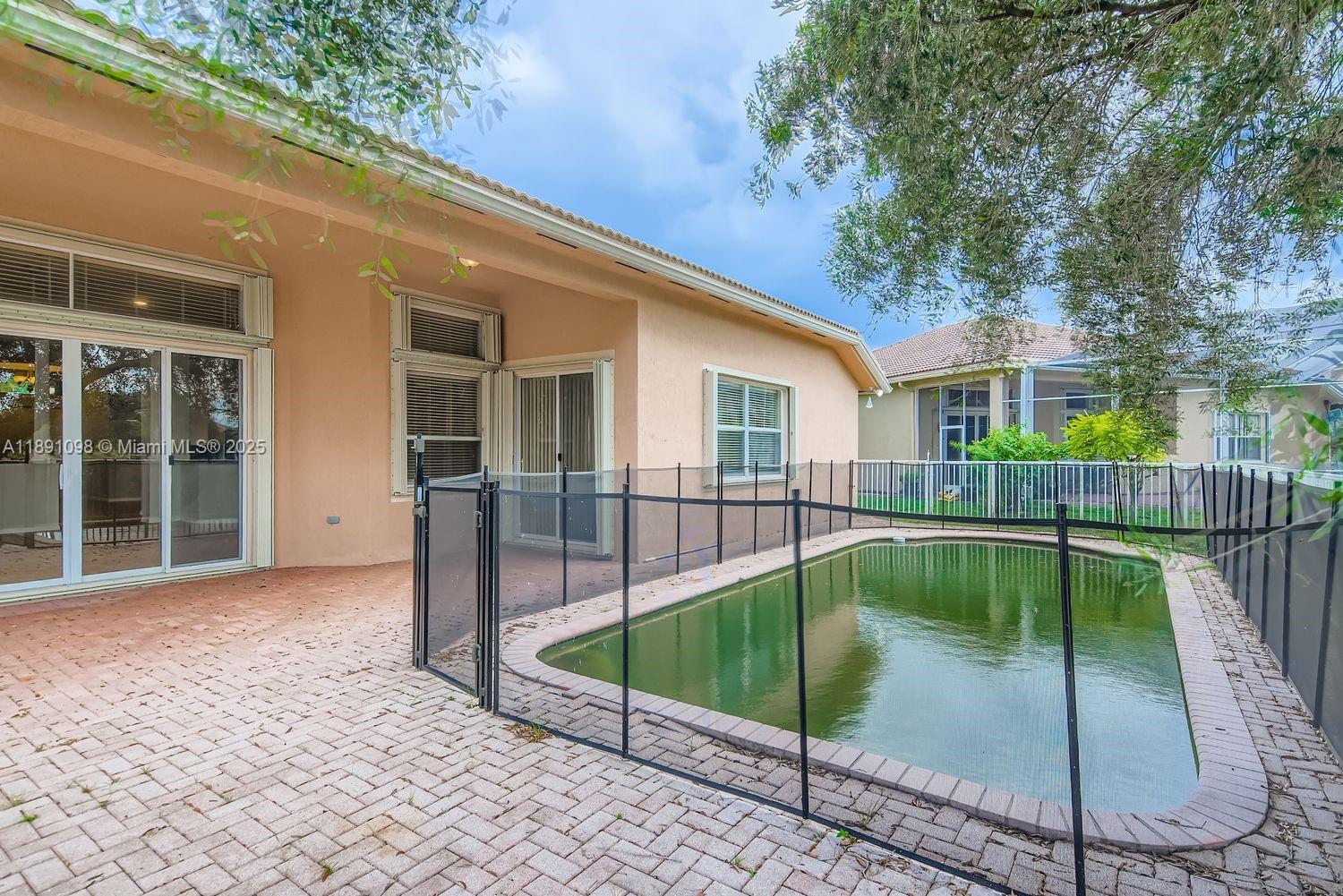 RESERVE AT HUNTINGTON 174 - Residential