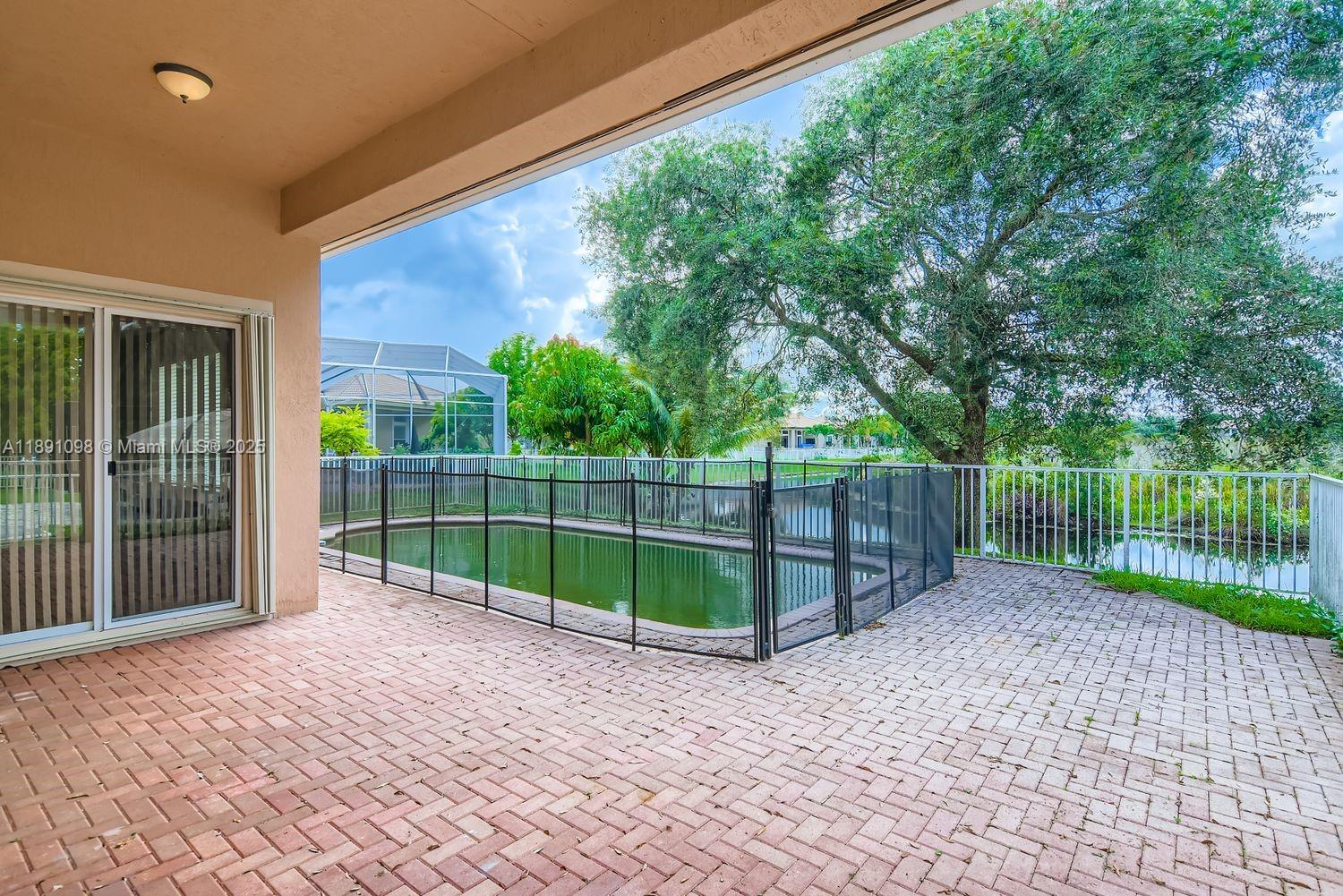 RESERVE AT HUNTINGTON 174 - Residential