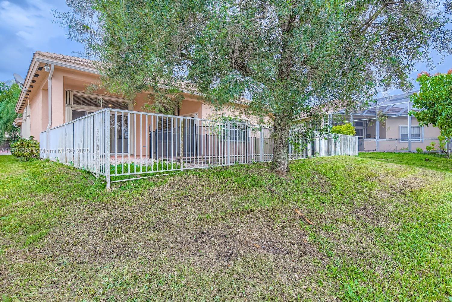 RESERVE AT HUNTINGTON 174 - Residential