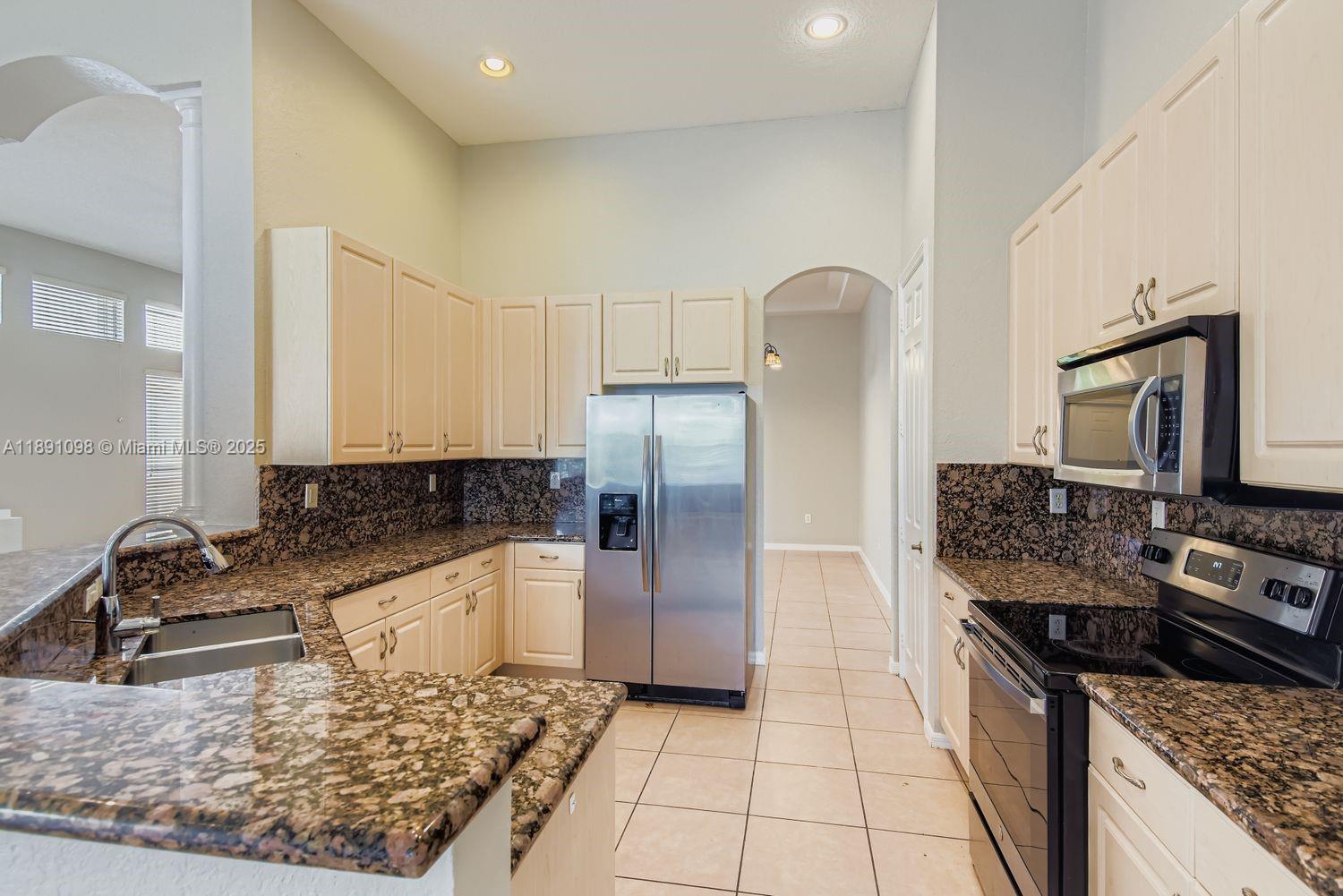 RESERVE AT HUNTINGTON 174 - Residential