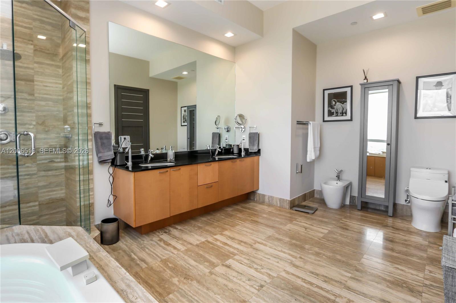 TDR TOWER II CONDO - Residential