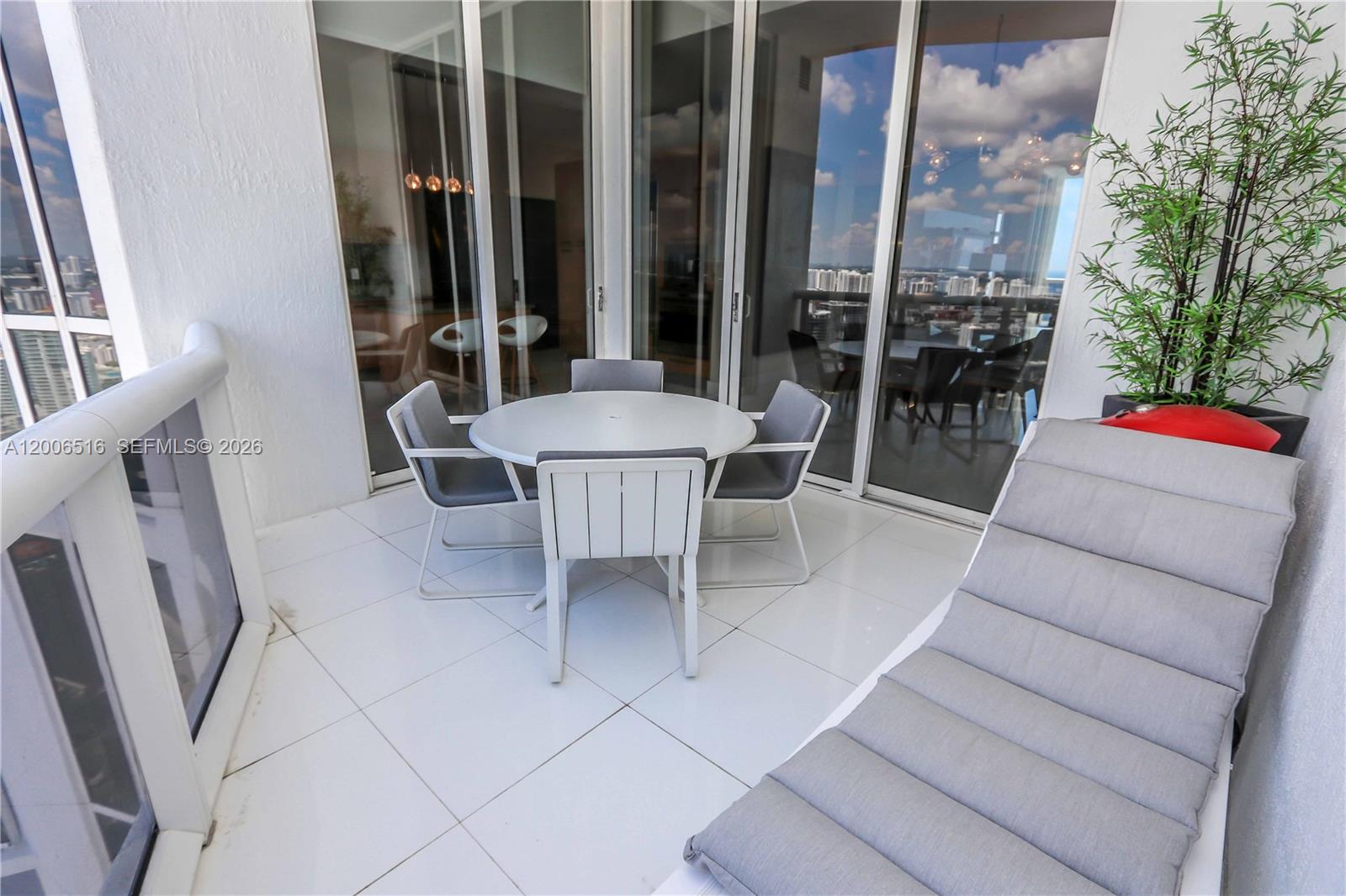 TDR TOWER II CONDO - Residential