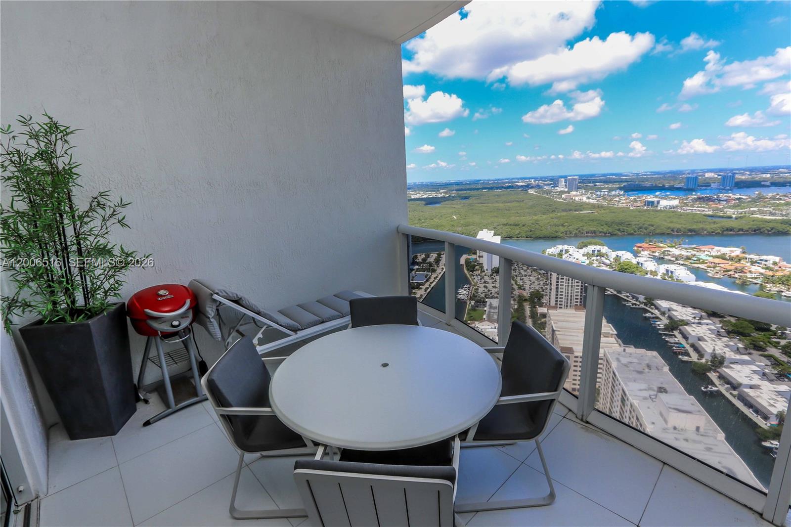 TDR TOWER II CONDO - Residential