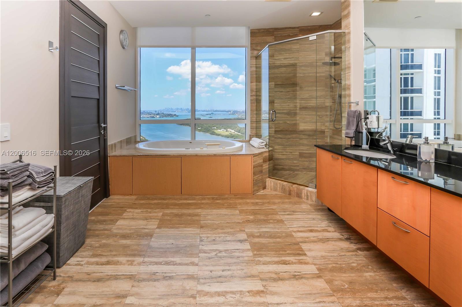 TDR TOWER II CONDO - Residential