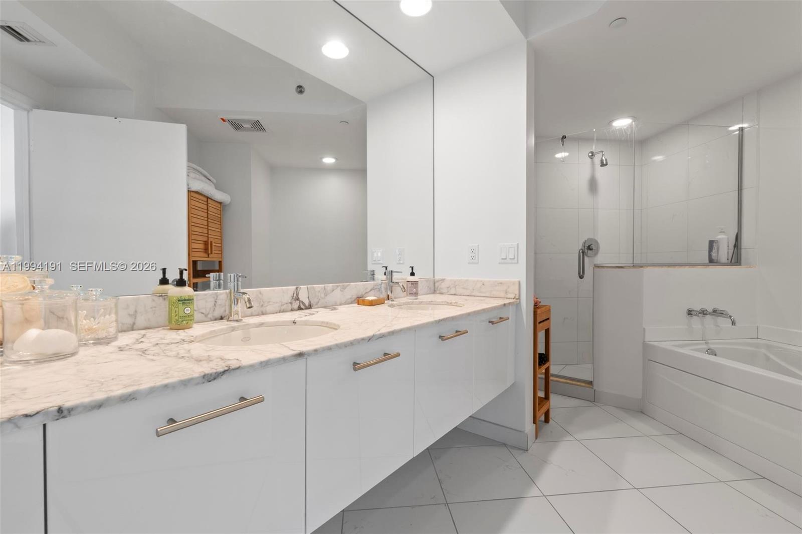 500 BRICKELL EAST CONDO - Residential