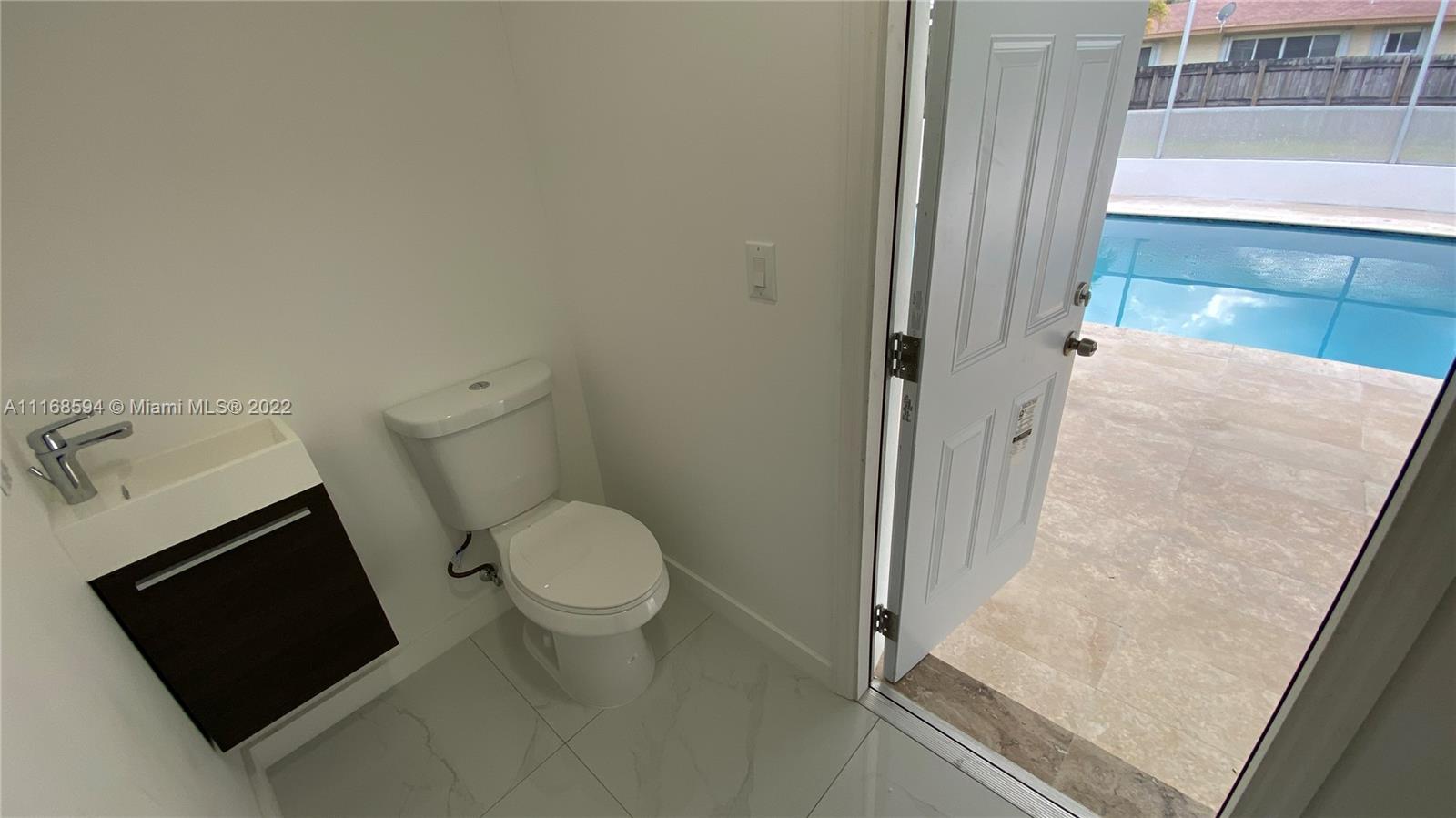 COUNTRY ESTS REV - Residential