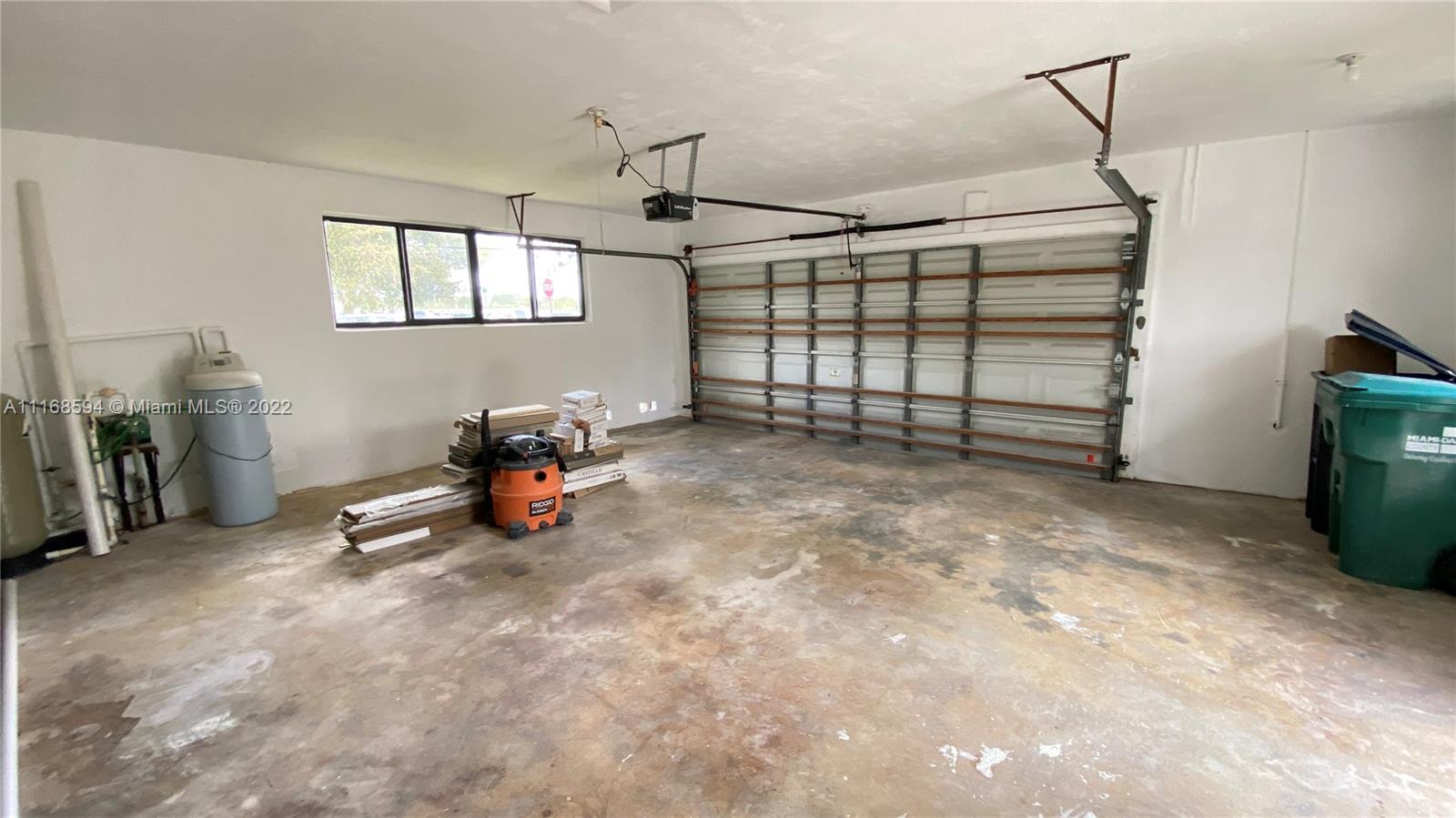 COUNTRY ESTS REV - Residential