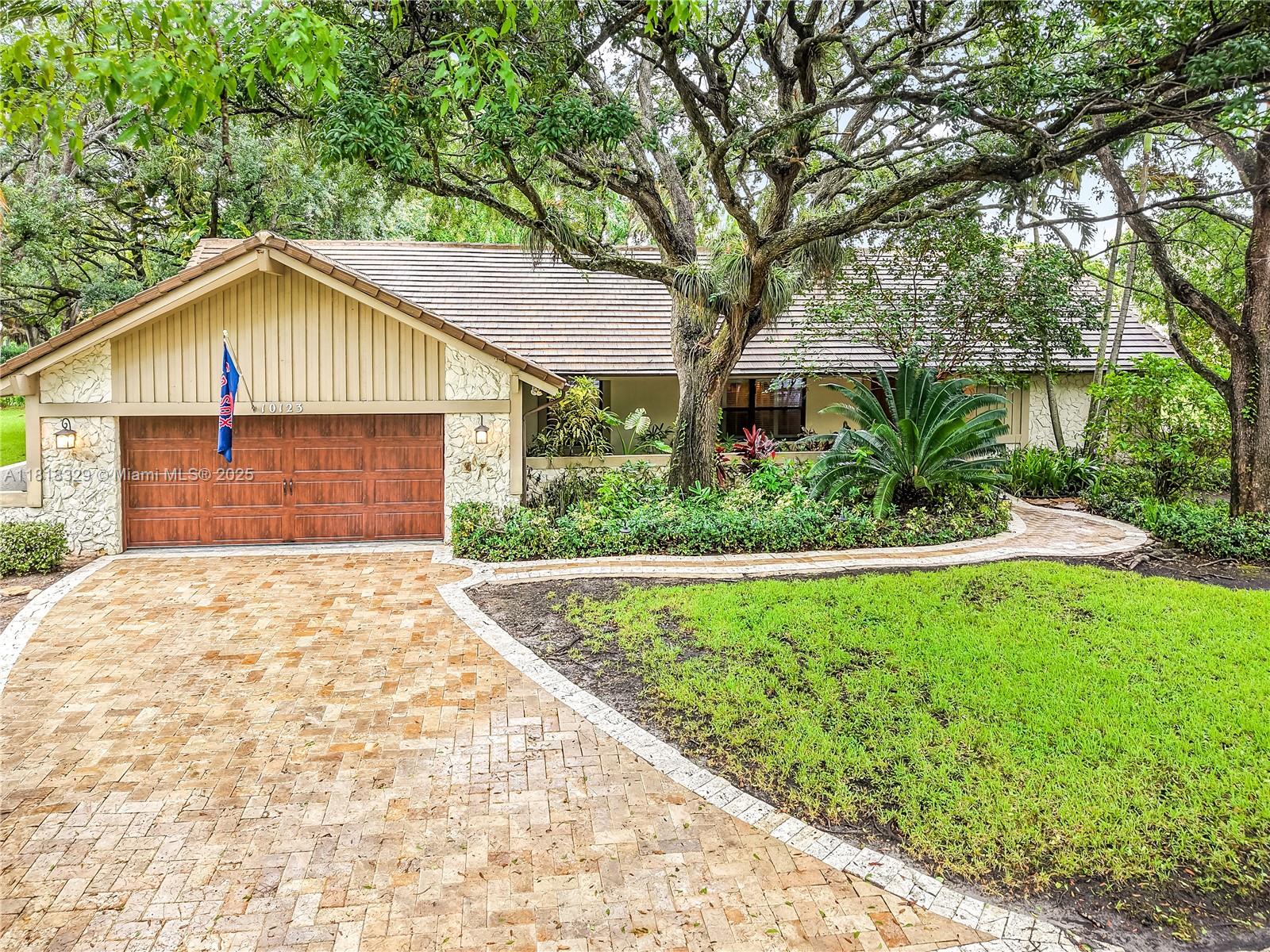 MAPLEWOOD - Residential