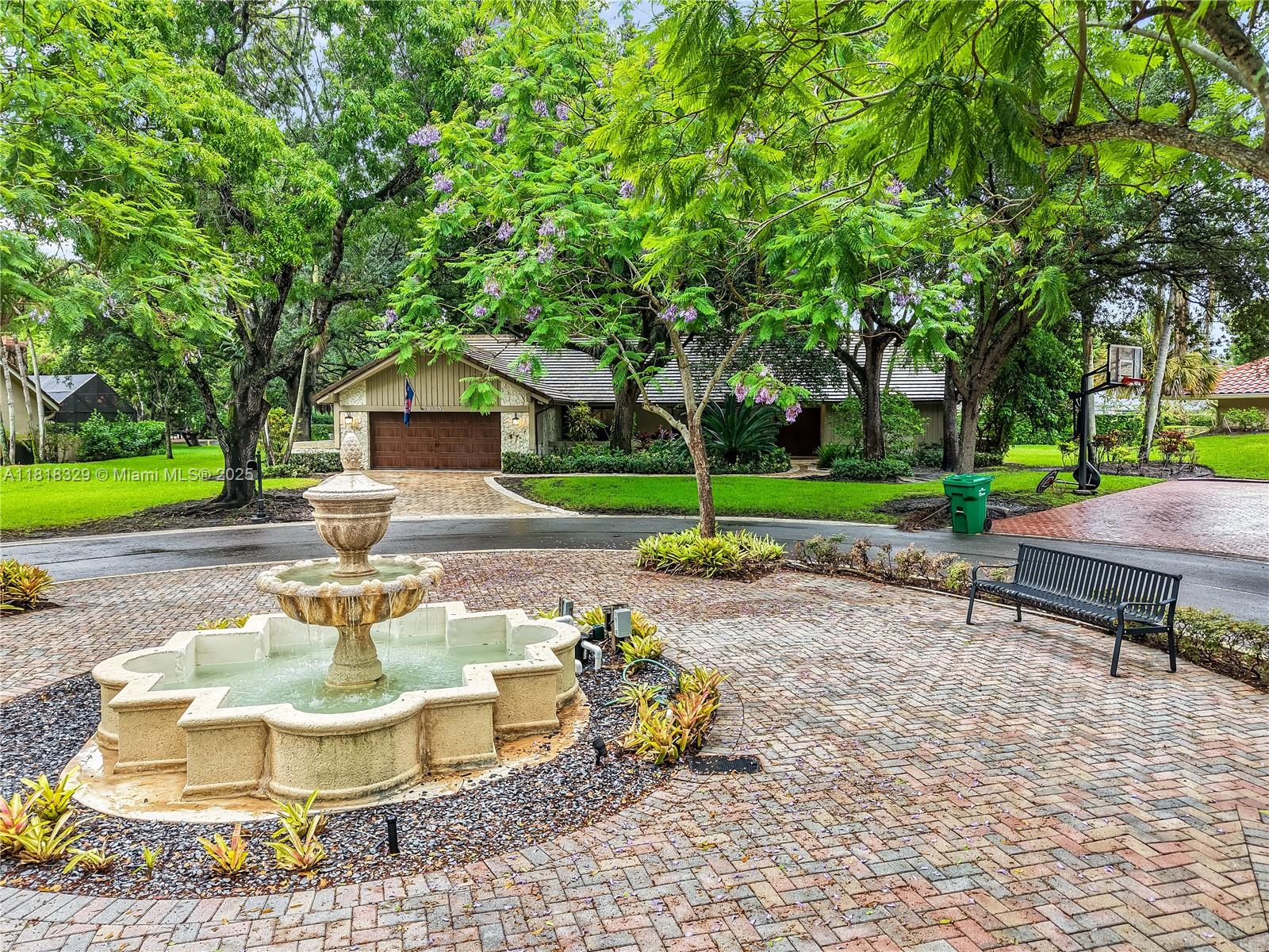 MAPLEWOOD - Residential