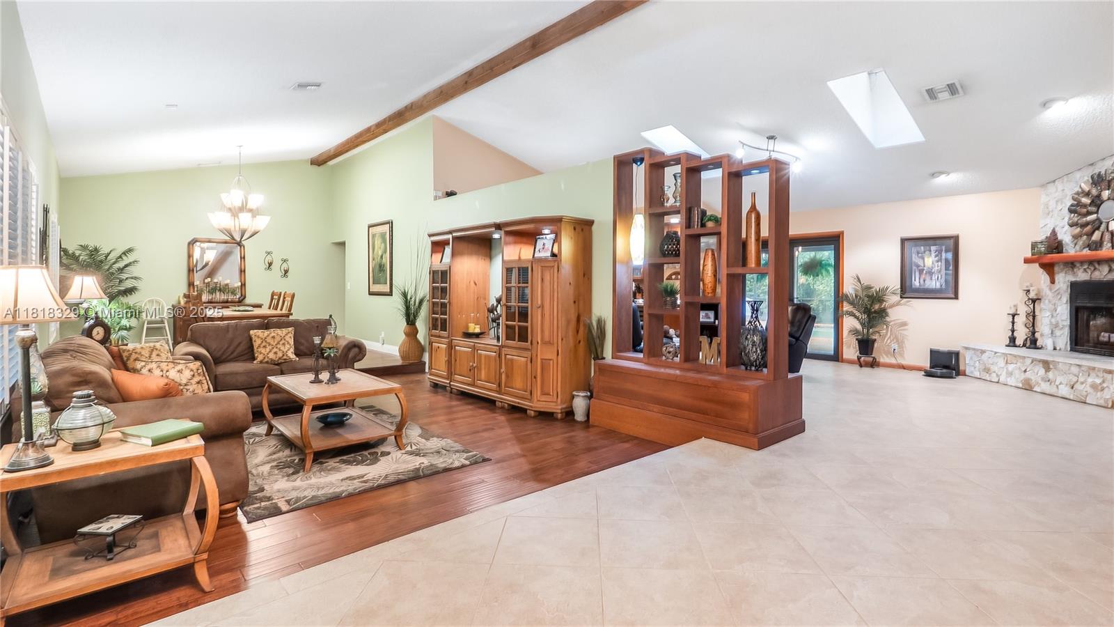 MAPLEWOOD - Residential