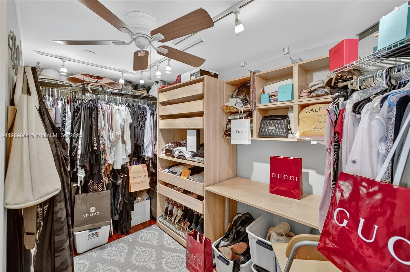 3000 ISL BLVD WILLIAMS IS - Residential