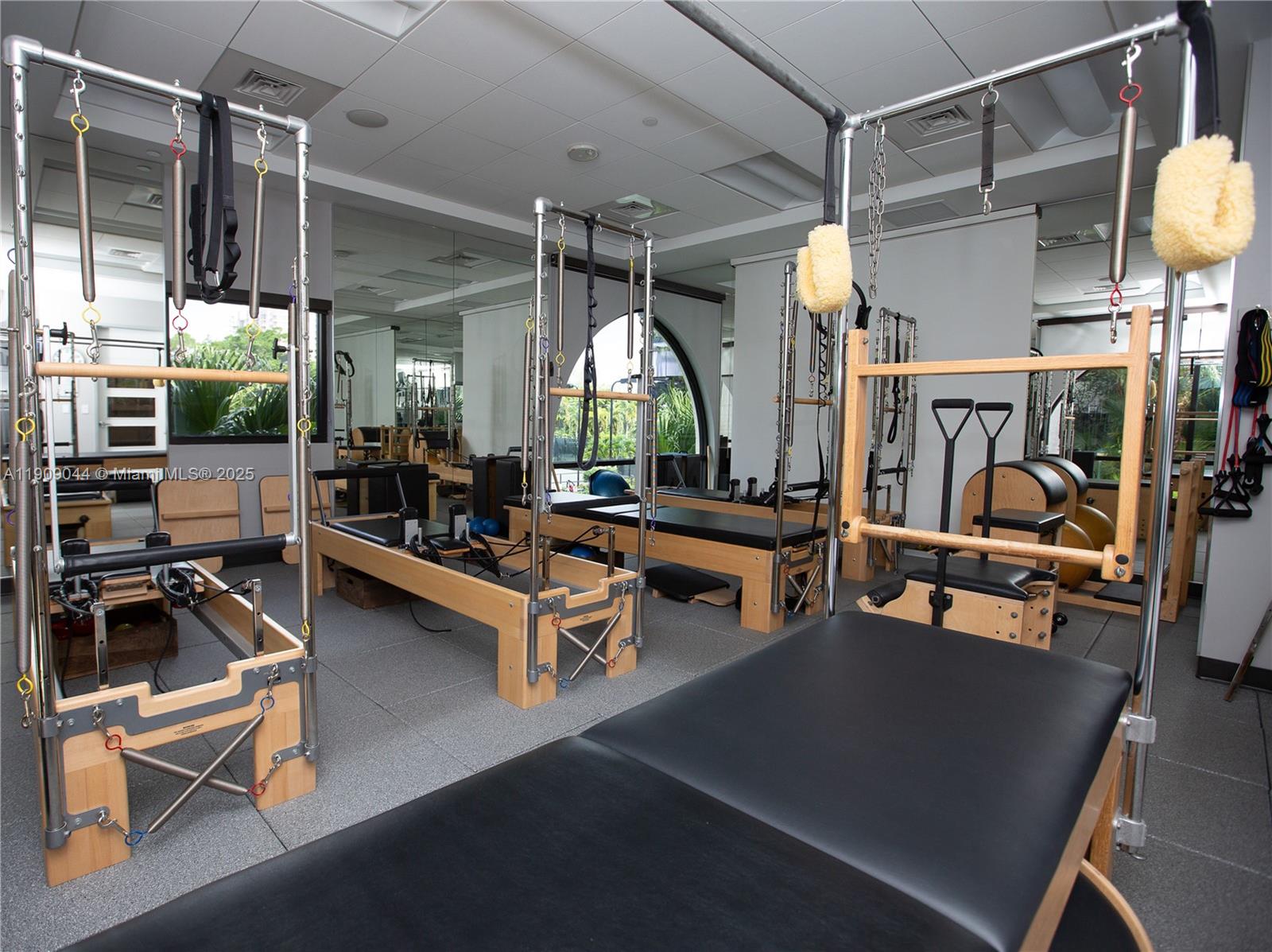 3000 ISL BLVD WILLIAMS IS - Residential