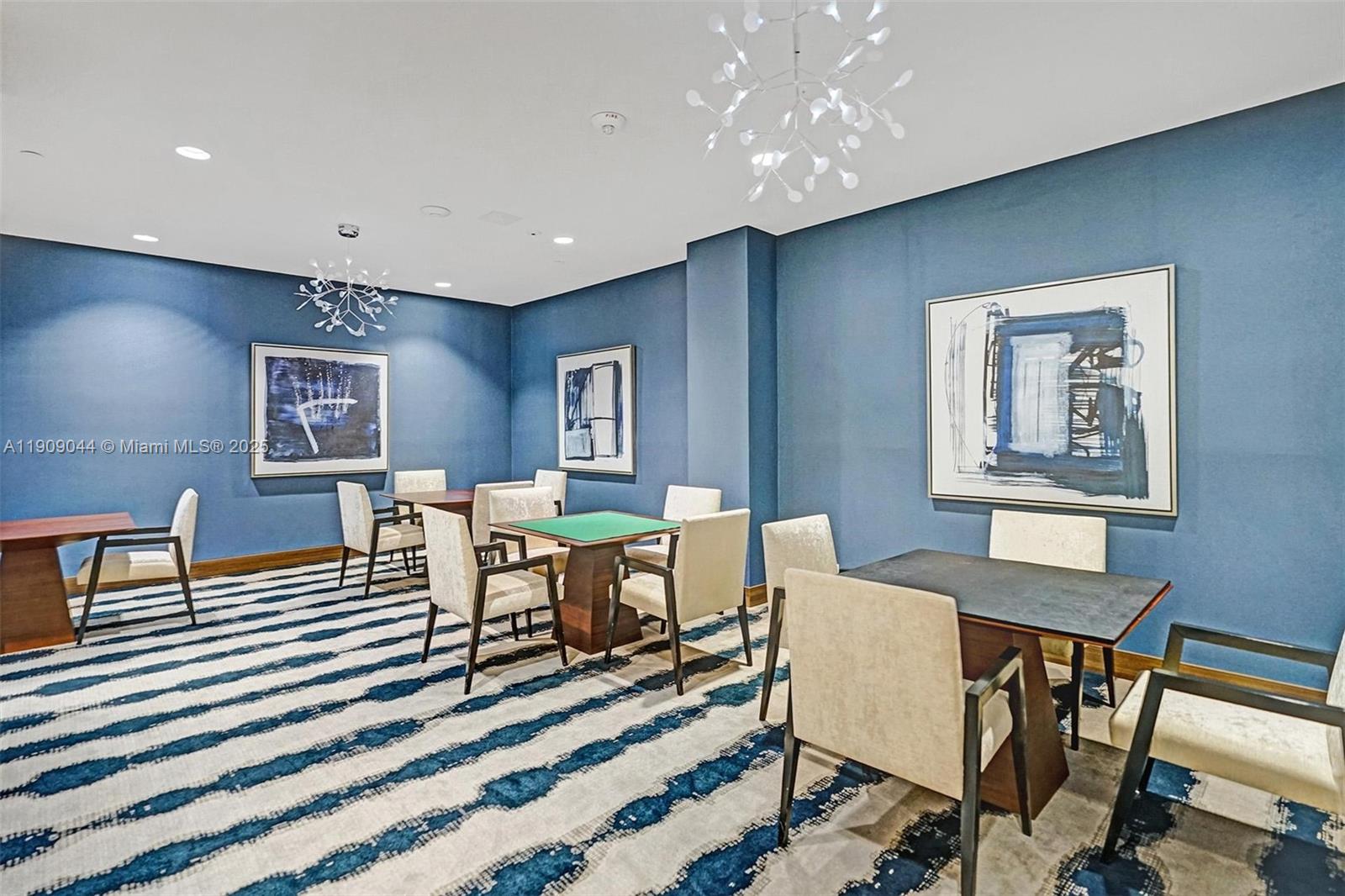 3000 ISL BLVD WILLIAMS IS - Residential