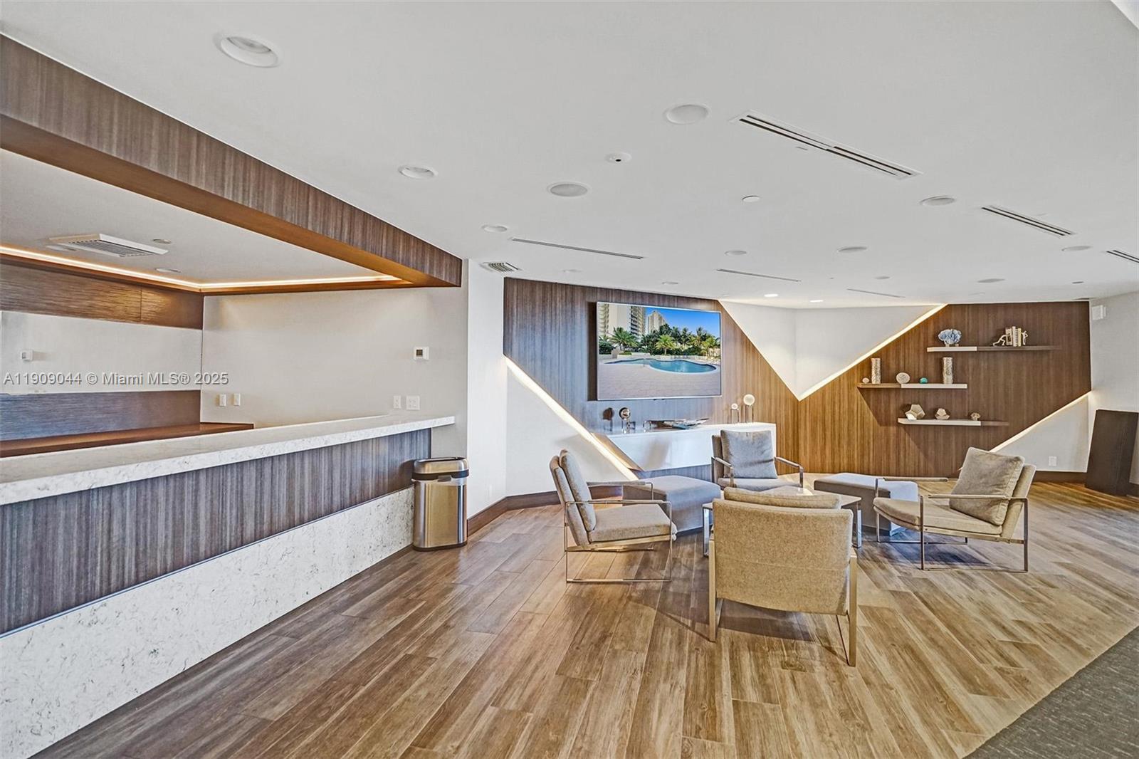 3000 ISL BLVD WILLIAMS IS - Residential