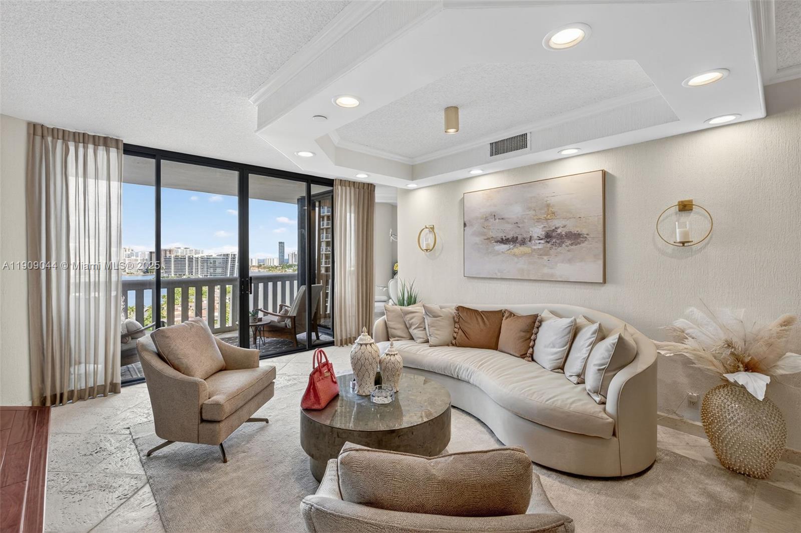 3000 Island Blvd 1904