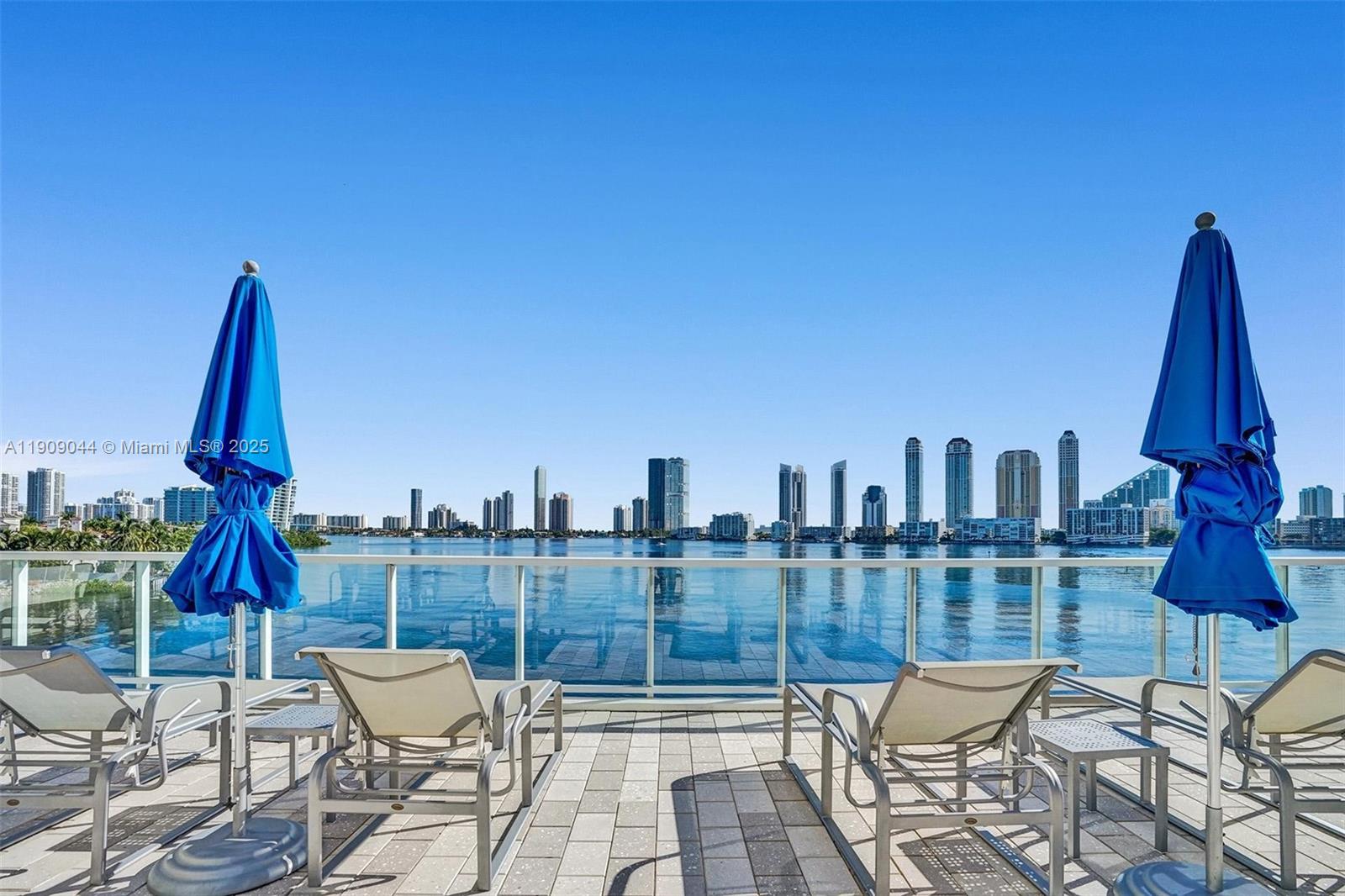 3000 ISL BLVD WILLIAMS IS - Residential