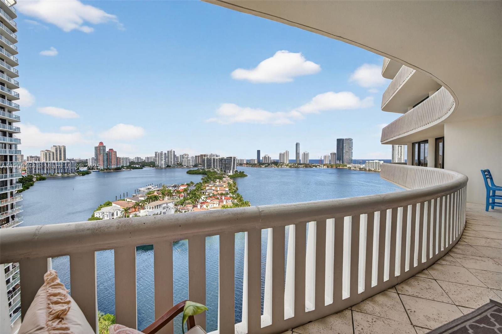 3000 ISL BLVD WILLIAMS IS - Residential