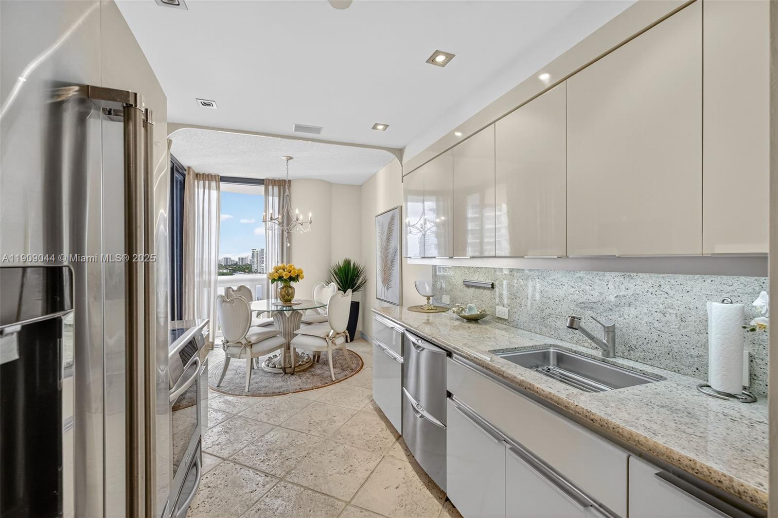 3000 ISL BLVD WILLIAMS IS - Residential