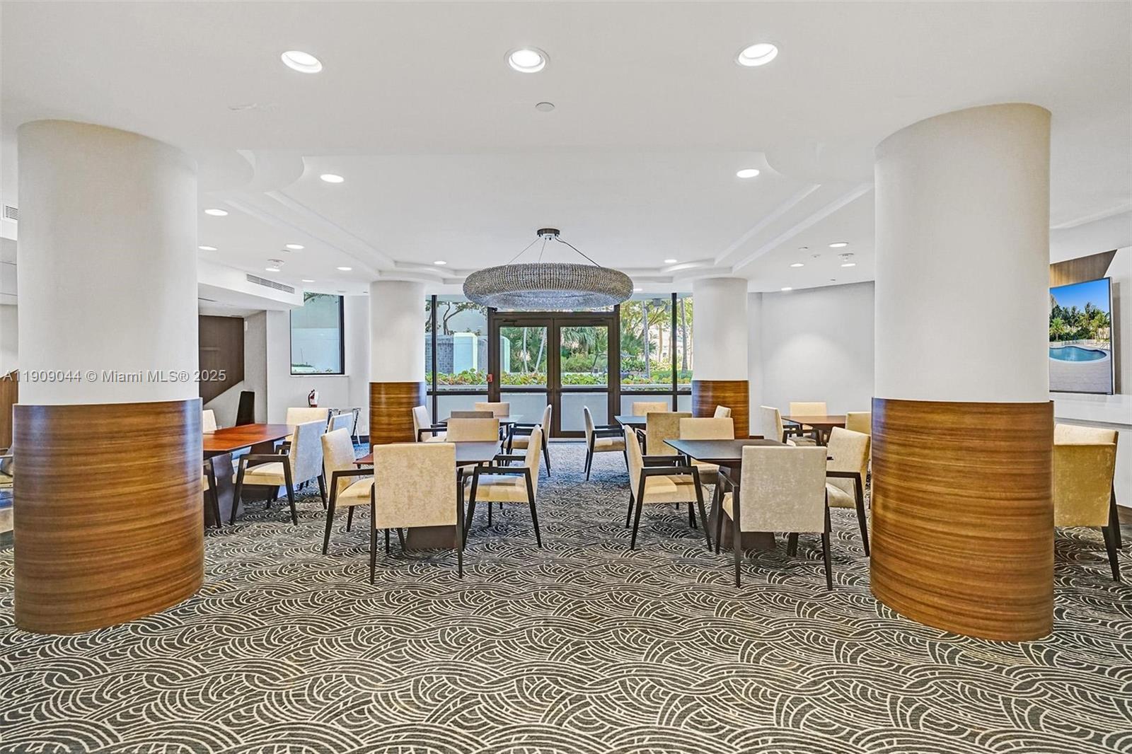 3000 ISL BLVD WILLIAMS IS - Residential