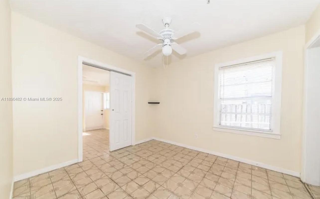 ESTATES OF SOUTH PALM BEA - Residential Lease
