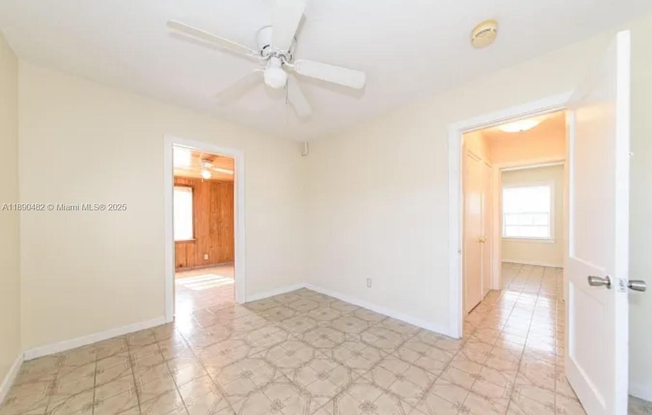 ESTATES OF SOUTH PALM BEA - Residential Lease