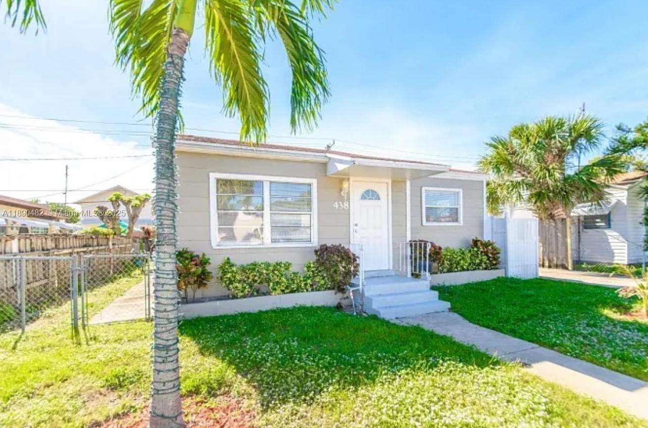ESTATES OF SOUTH PALM BEA - Residential Lease