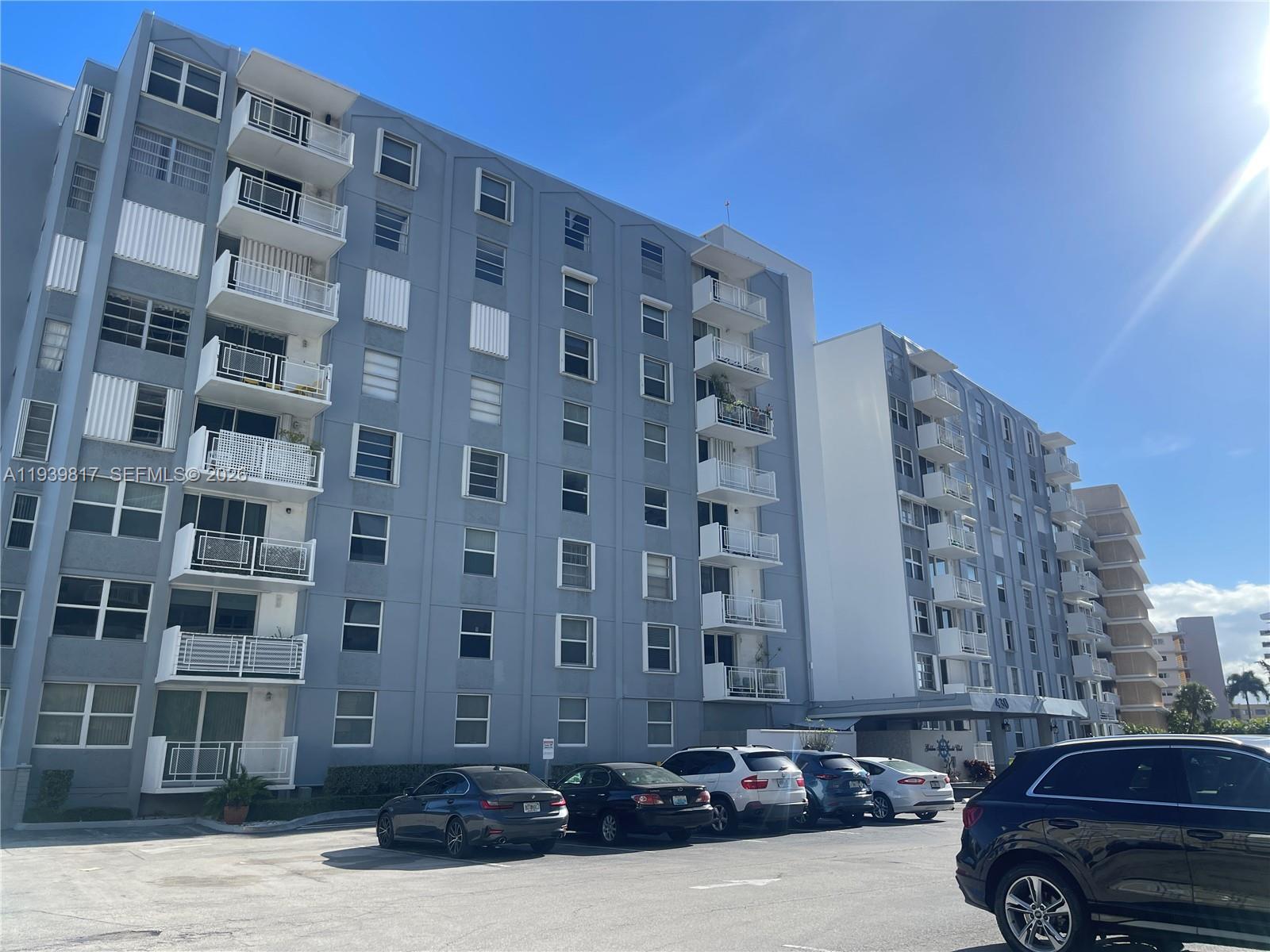 430 Golden Isles Dr 705